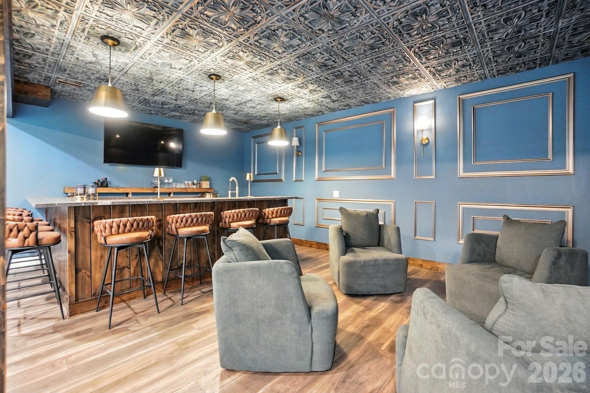 727 Riverwind Drive — Lansing