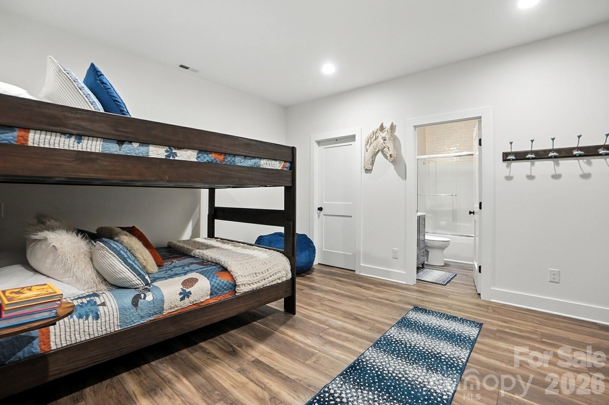 727 Riverwind Drive — Lansing