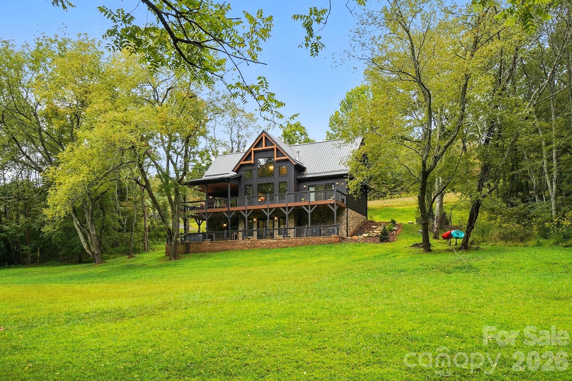 727 Riverwind Drive — Lansing