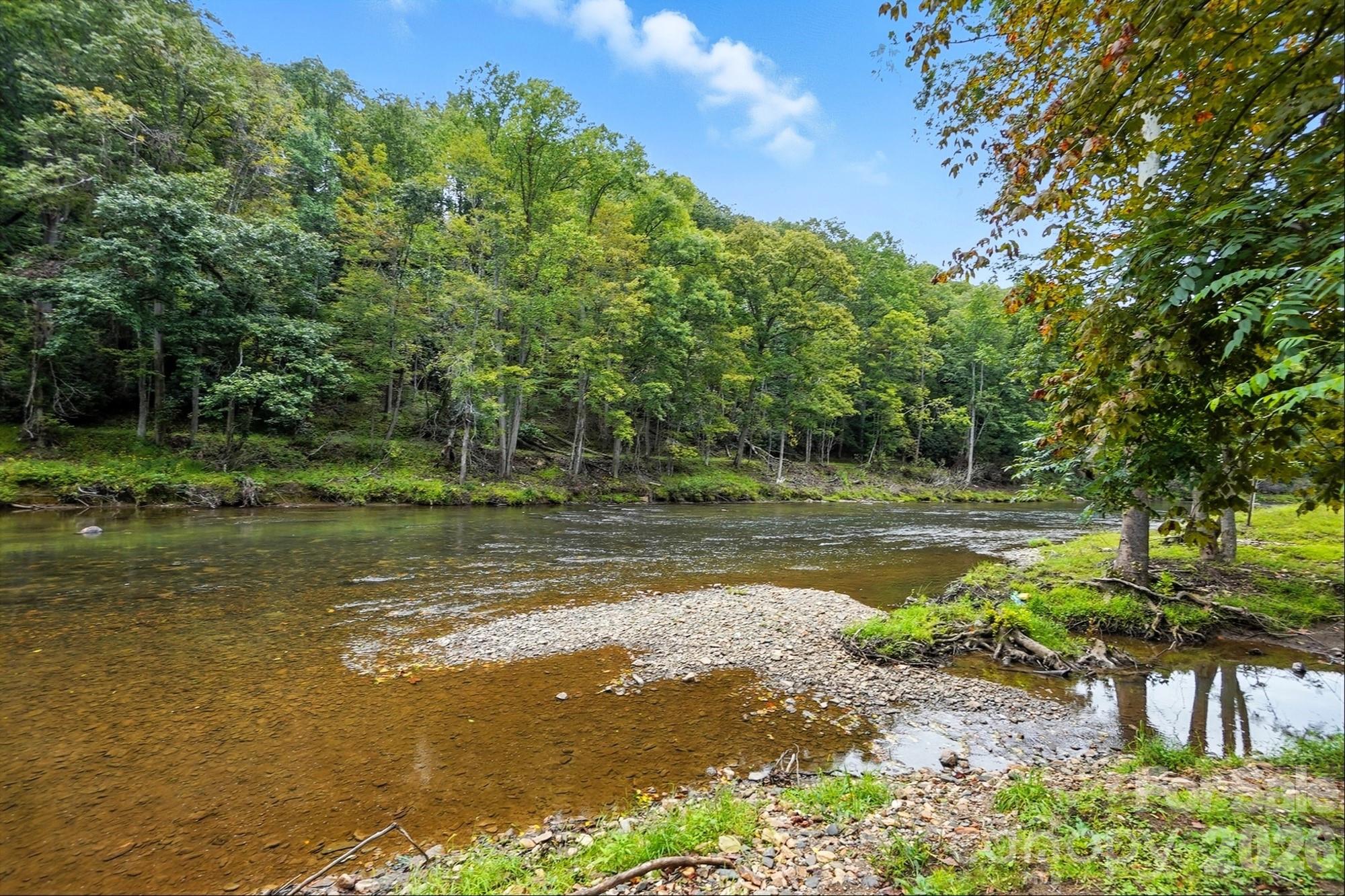 727 Riverwind Drive — Lansing