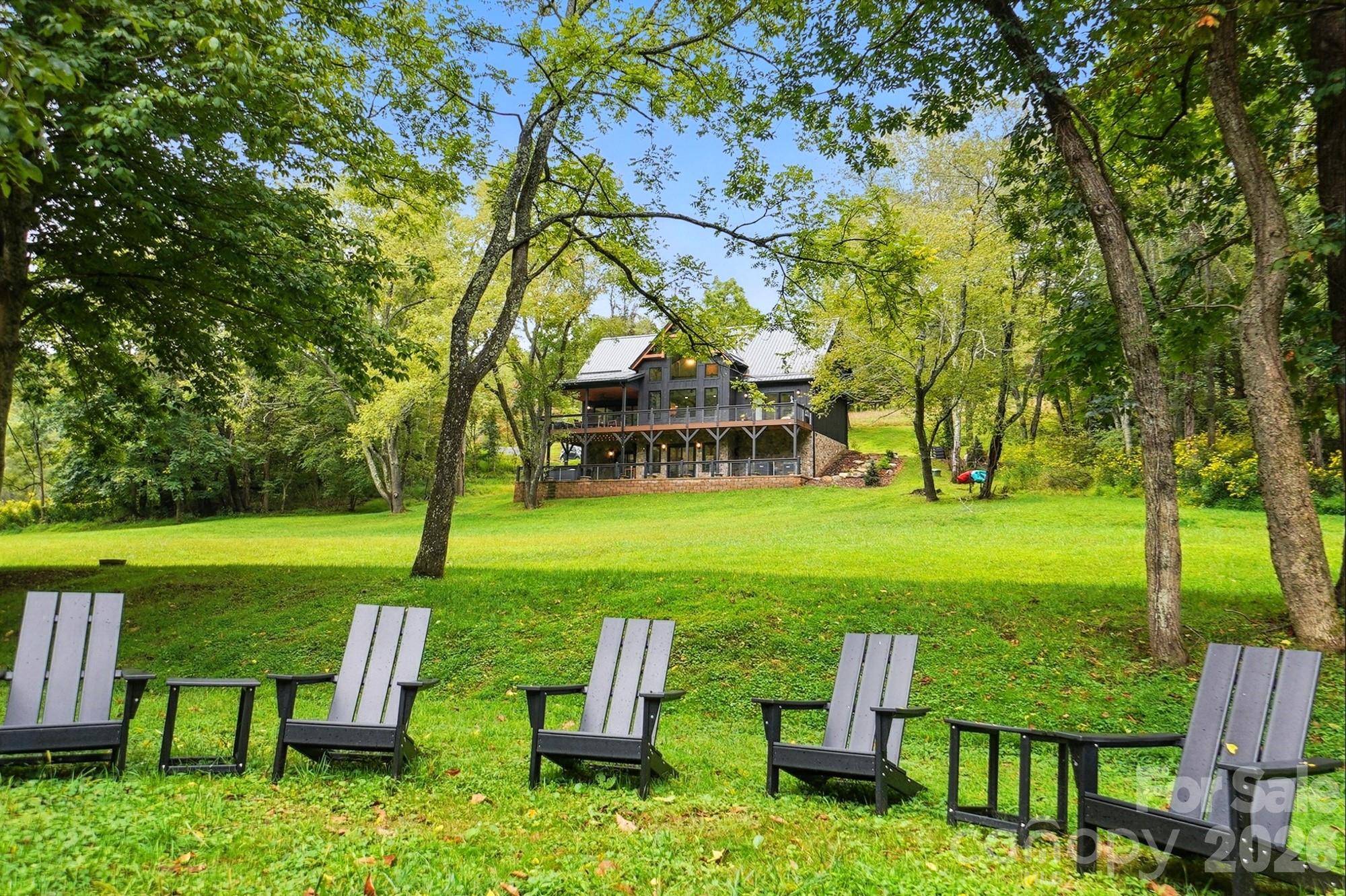 727 Riverwind Drive — Lansing