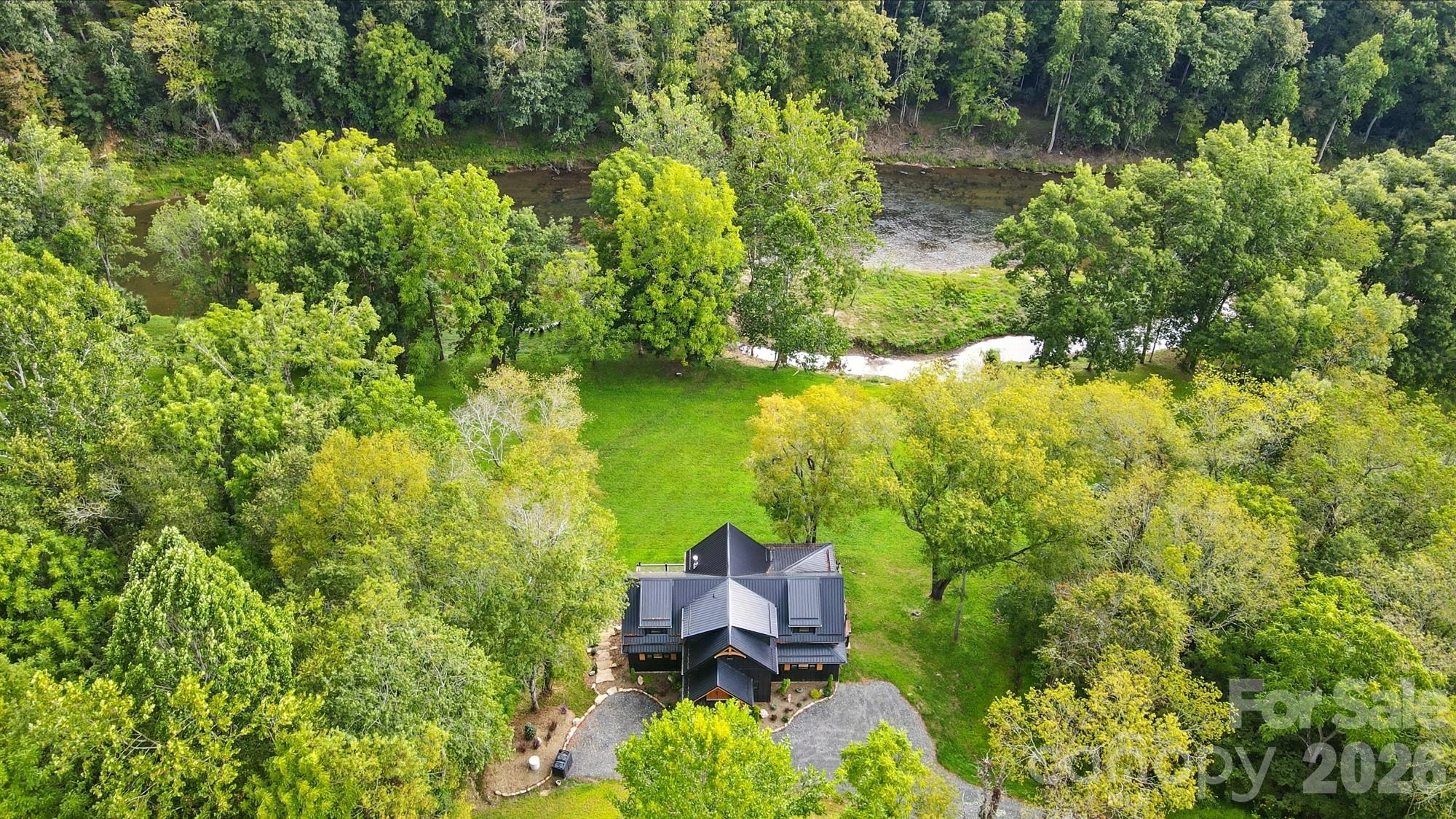 727 Riverwind Drive — Lansing