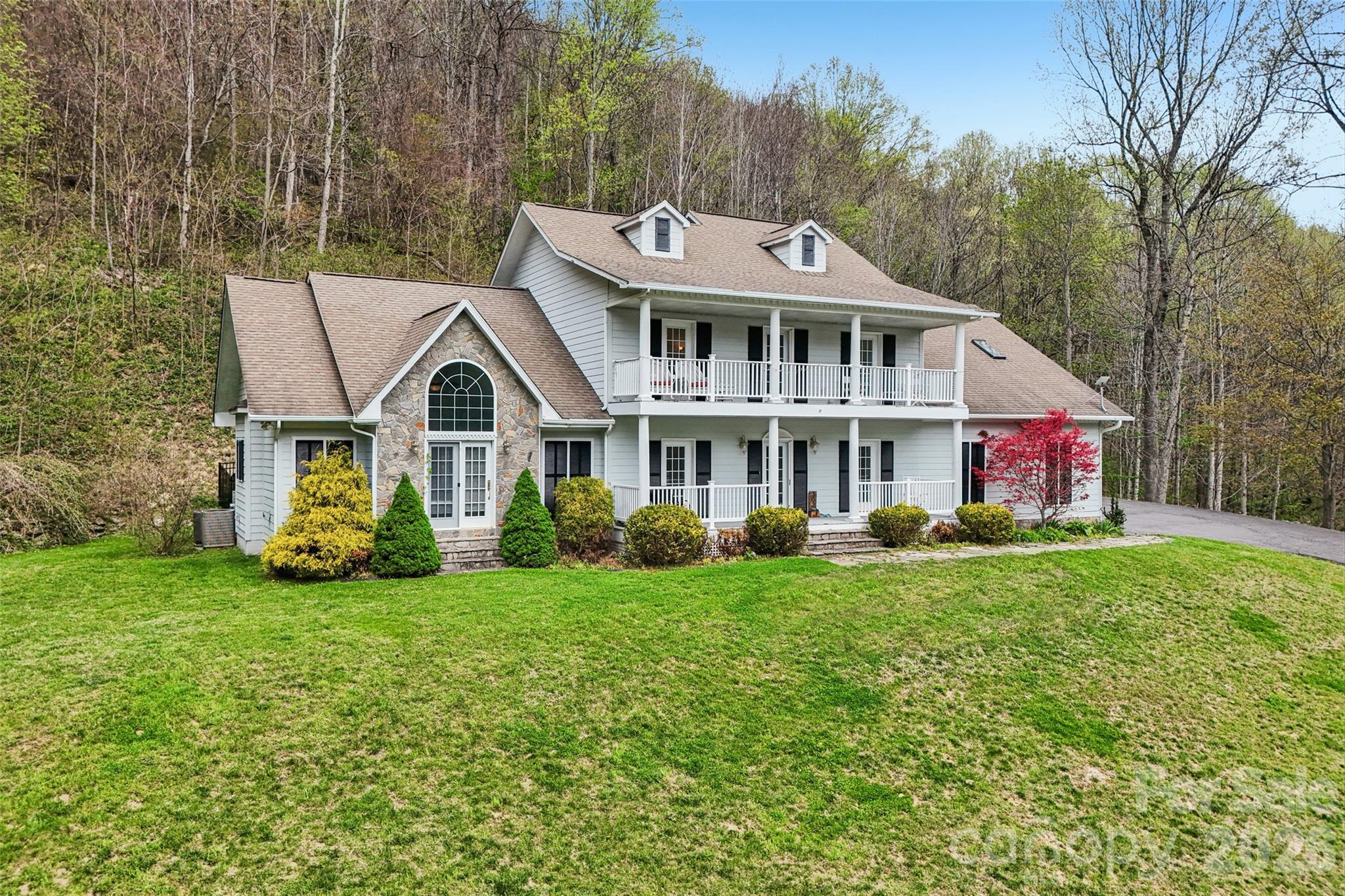 302 Davy Crockett Drive — Maggie Valley