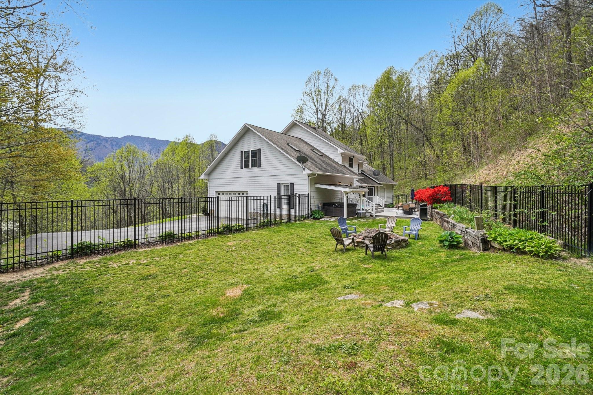 302 Davy Crockett Drive — Maggie Valley