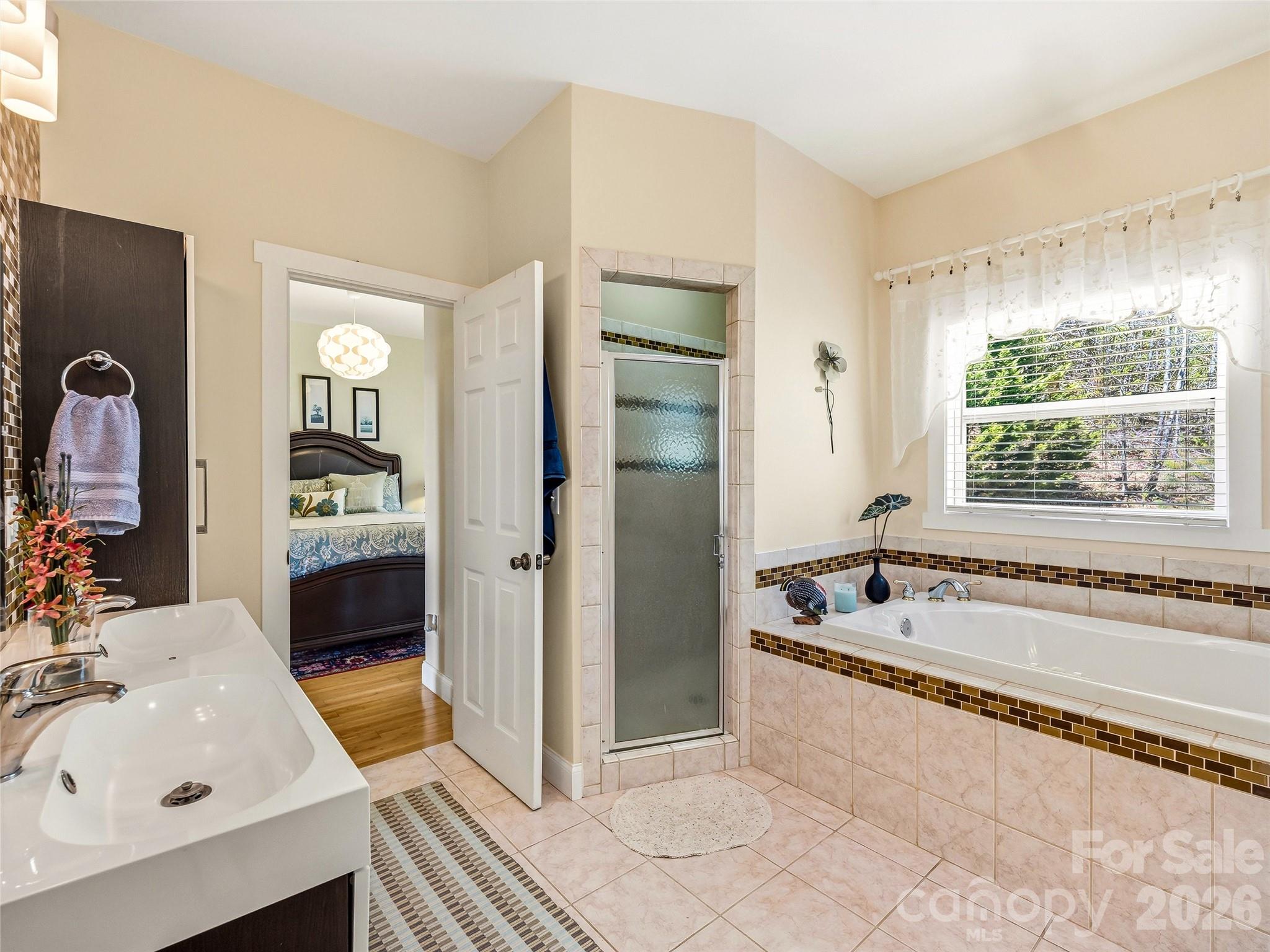 24 Sunnie Rae Lane — Candler