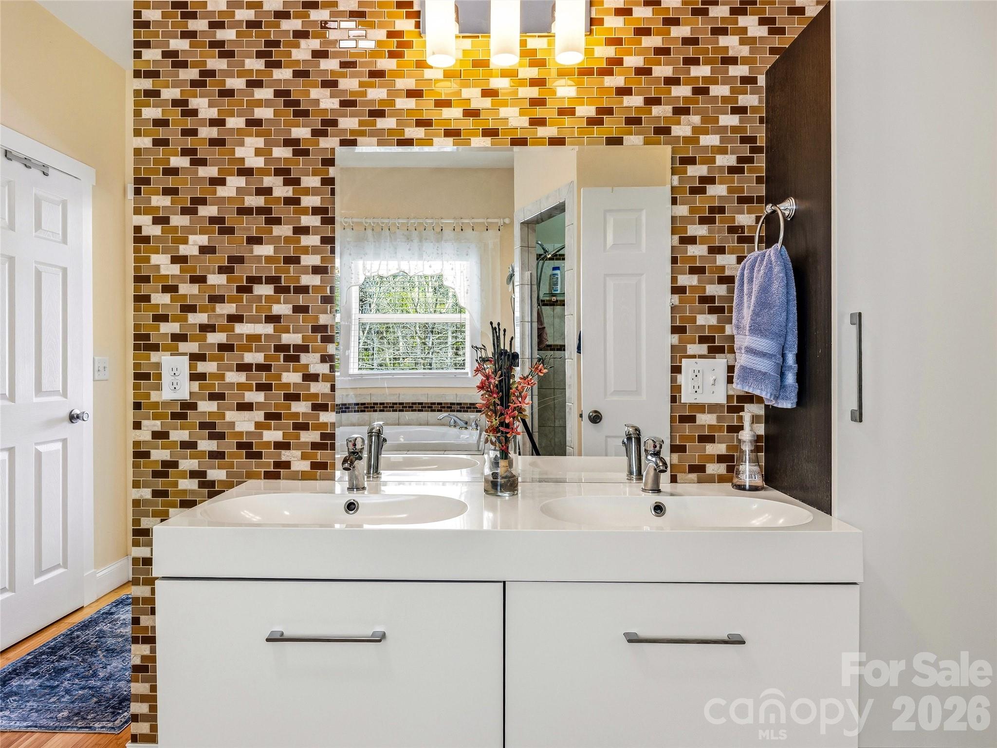 24 Sunnie Rae Lane — Candler
