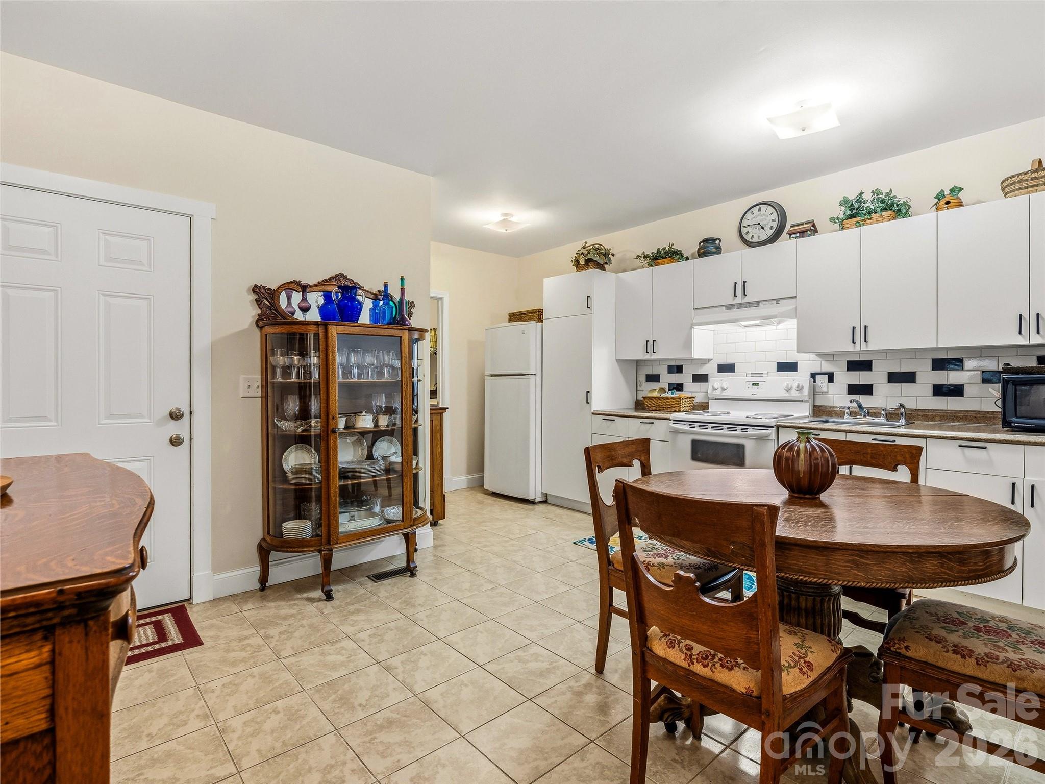 24 Sunnie Rae Lane — Candler