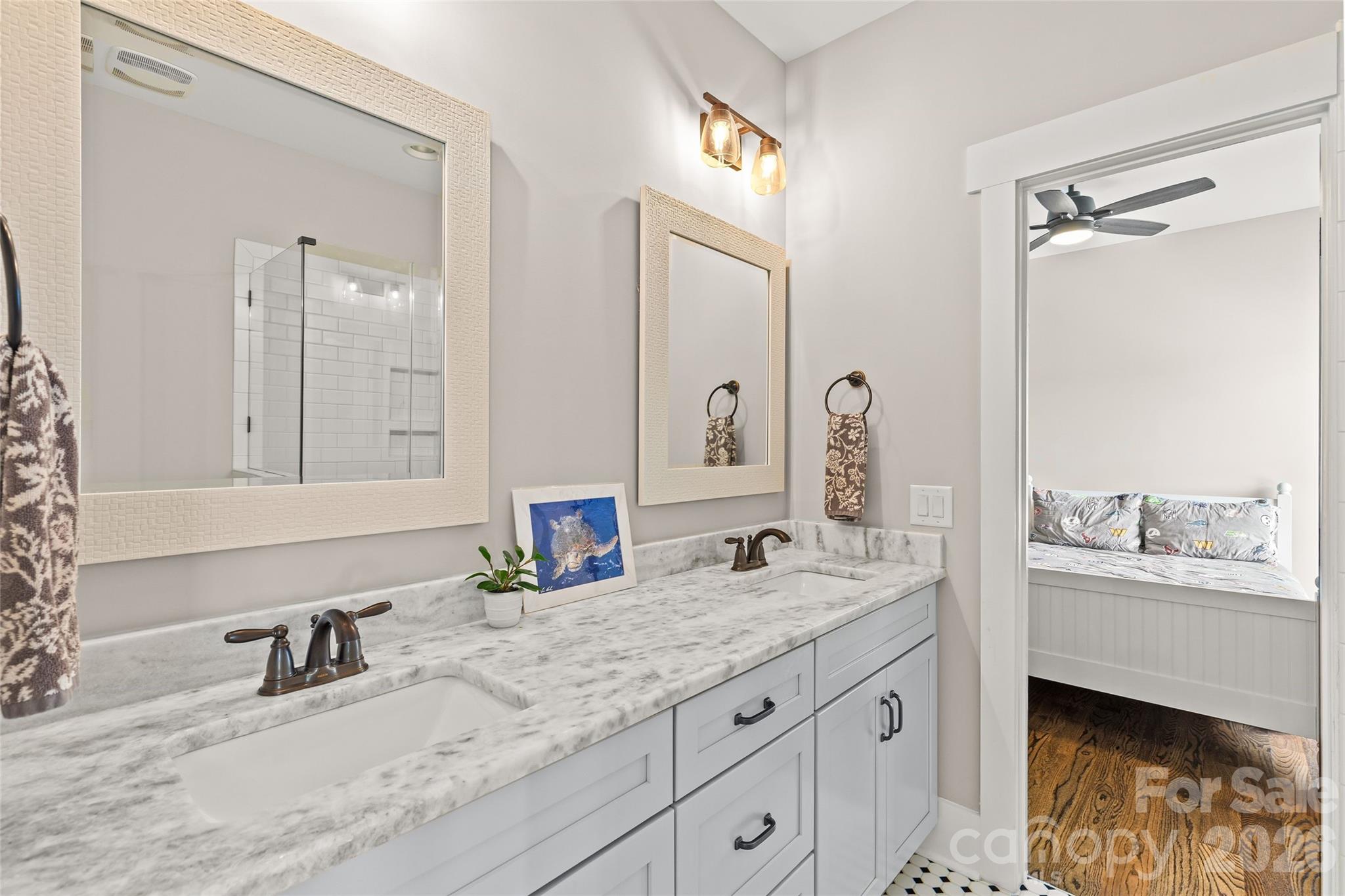 815 W Kingston Avenue — Charlotte