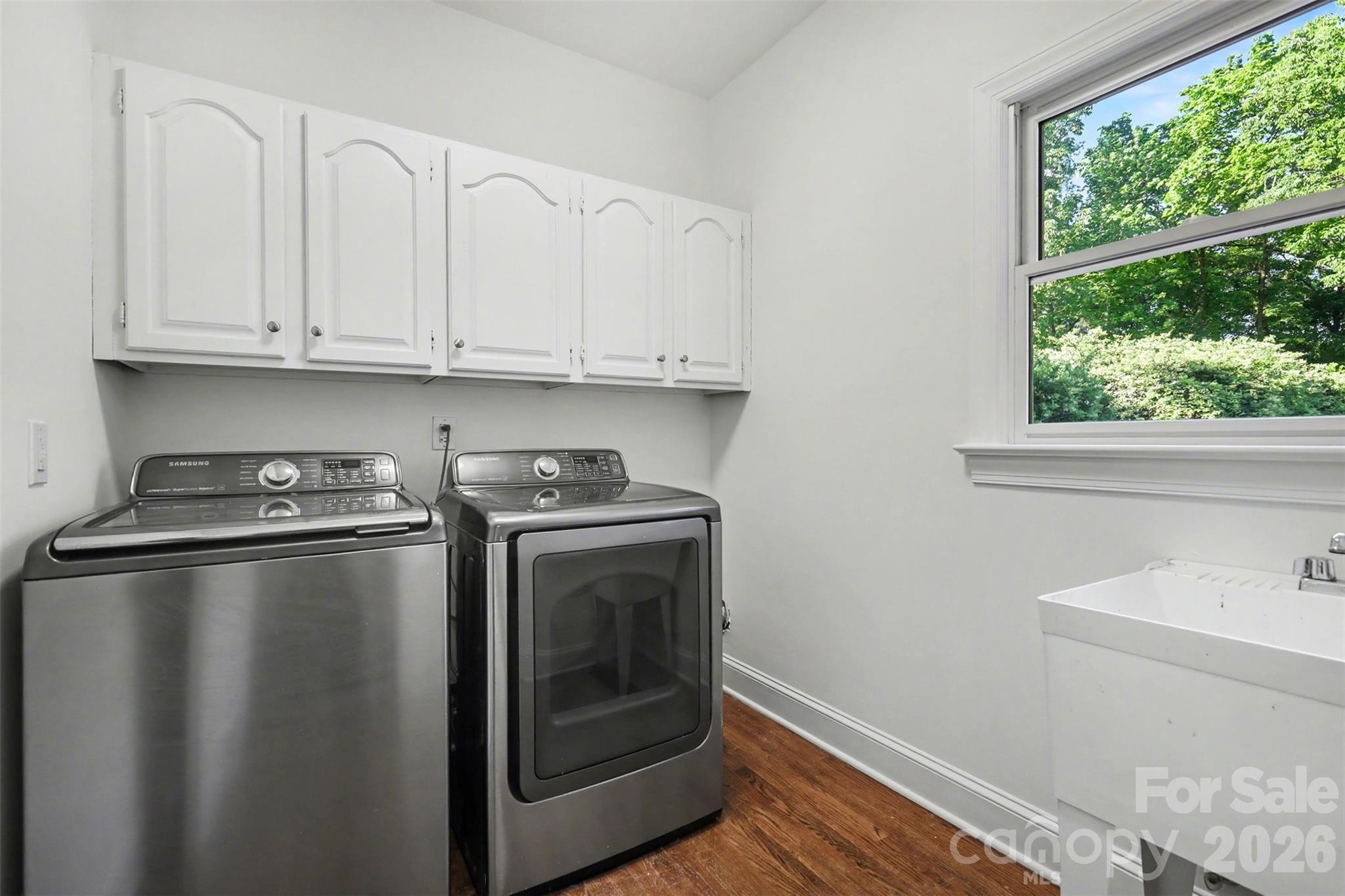 6123 Glen Manor Drive — Charlotte