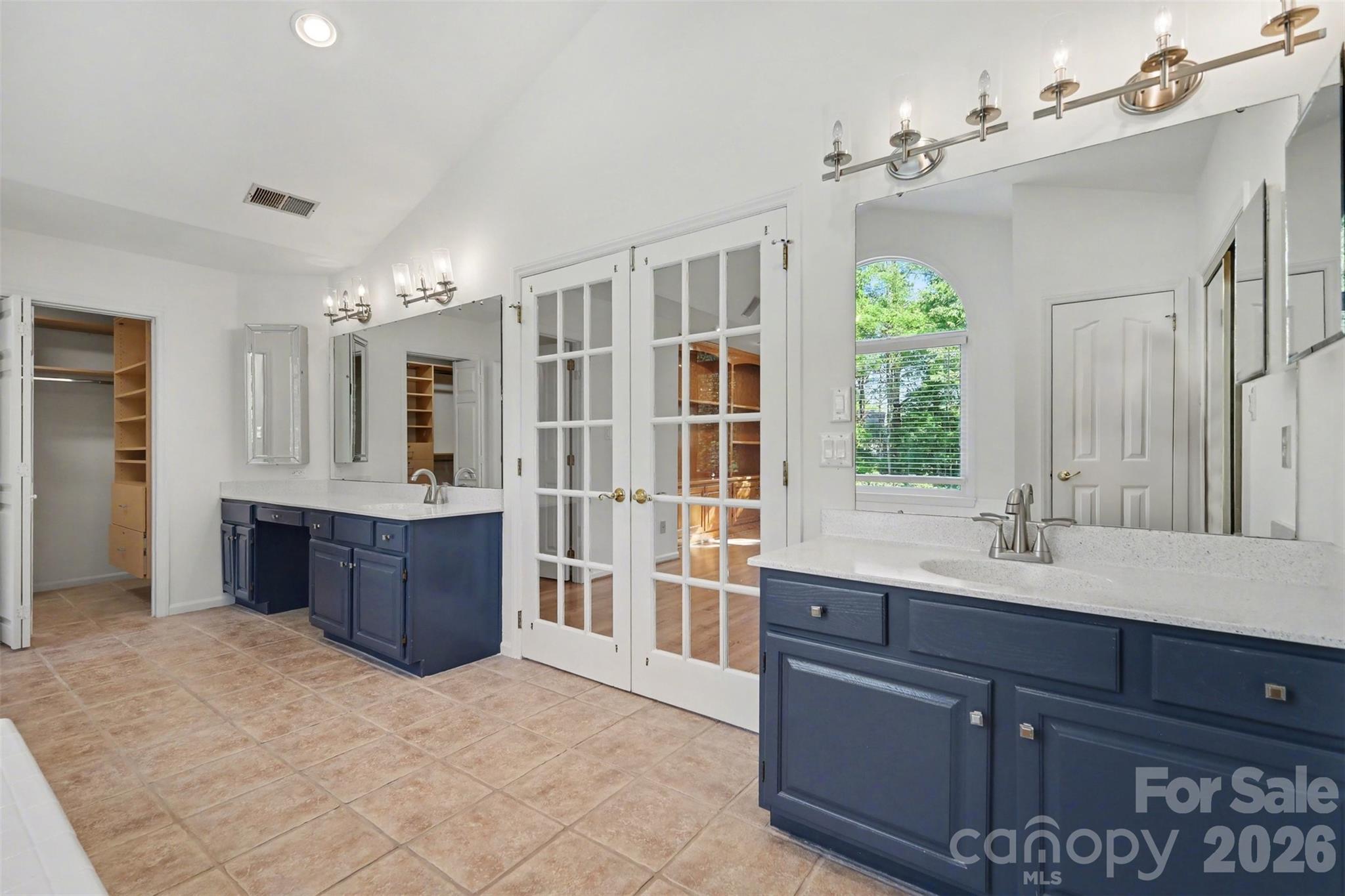 6123 Glen Manor Drive — Charlotte