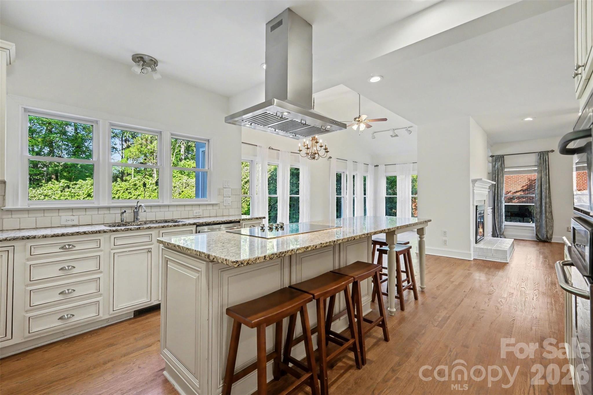 6123 Glen Manor Drive — Charlotte