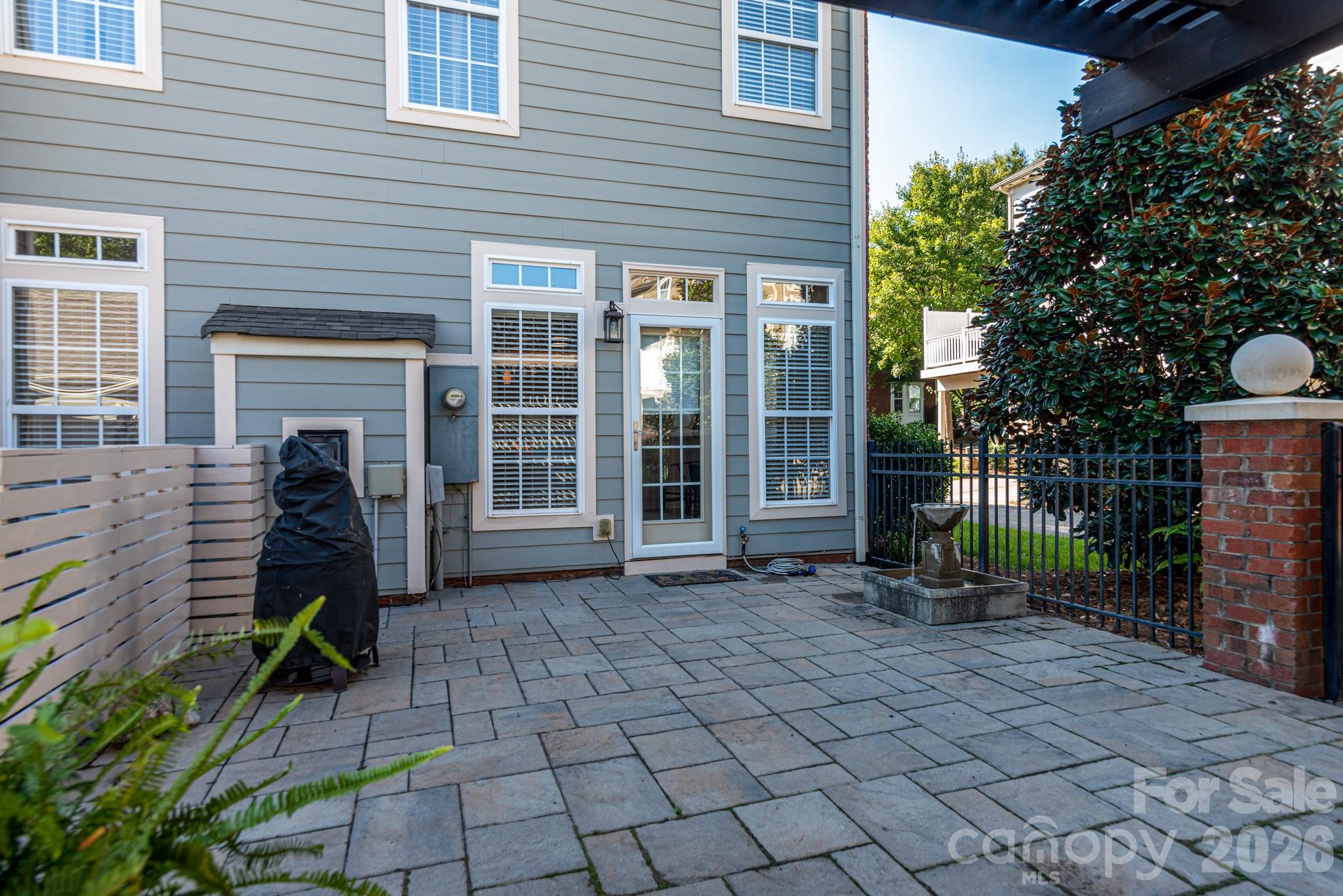 438 Magnolia Street — Davidson
