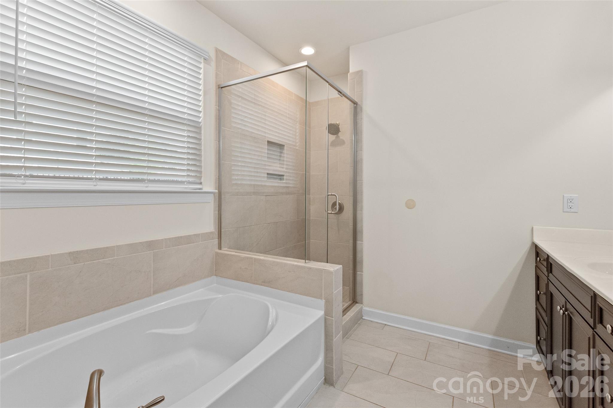 5036 Watersail Way — Clover