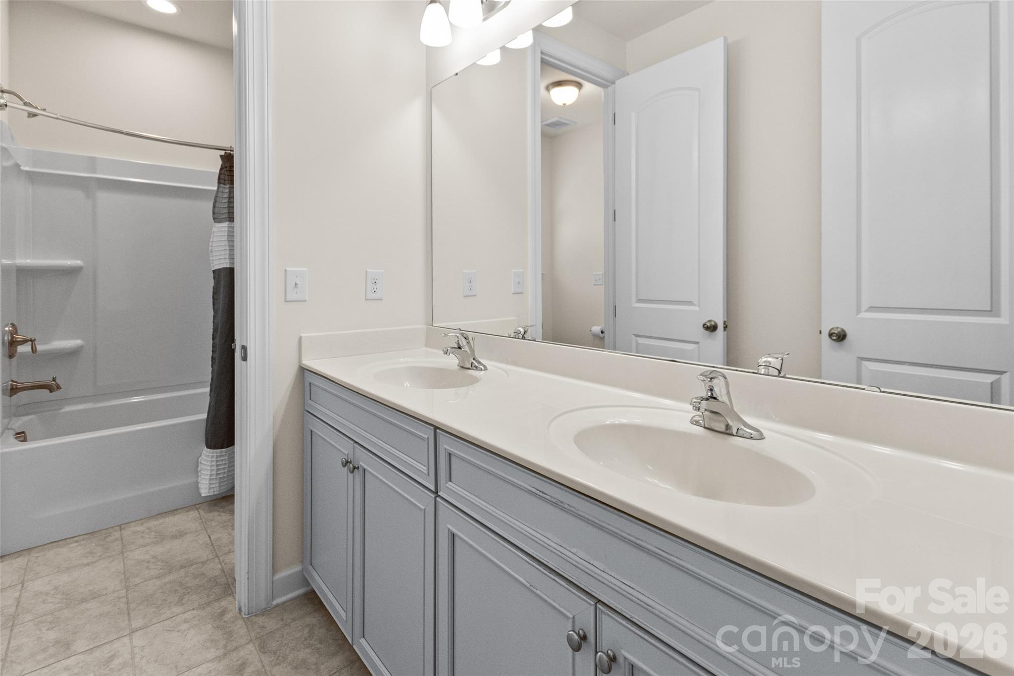 5036 Watersail Way — Clover