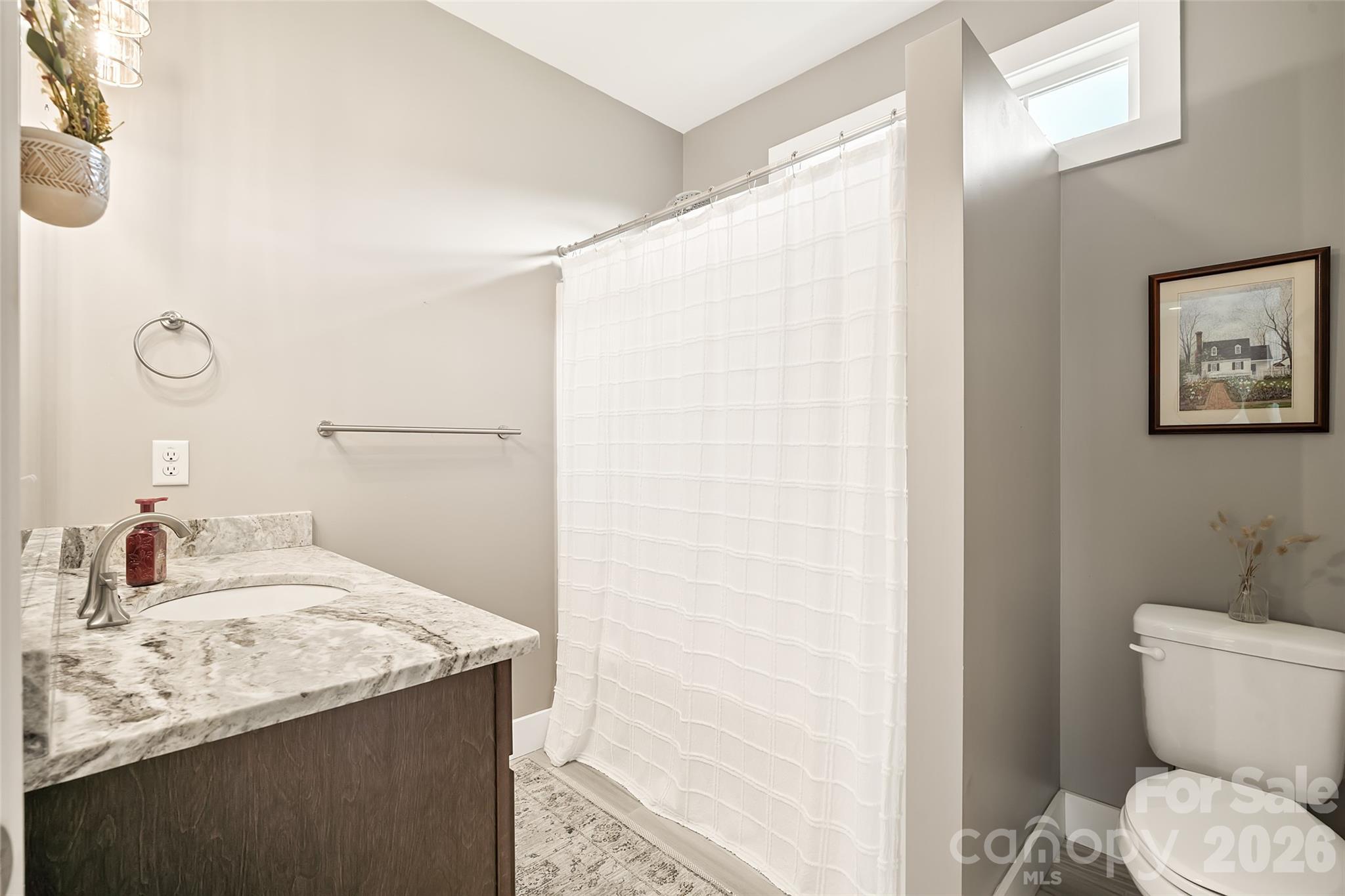 223 River Breeze Lane — Etowah