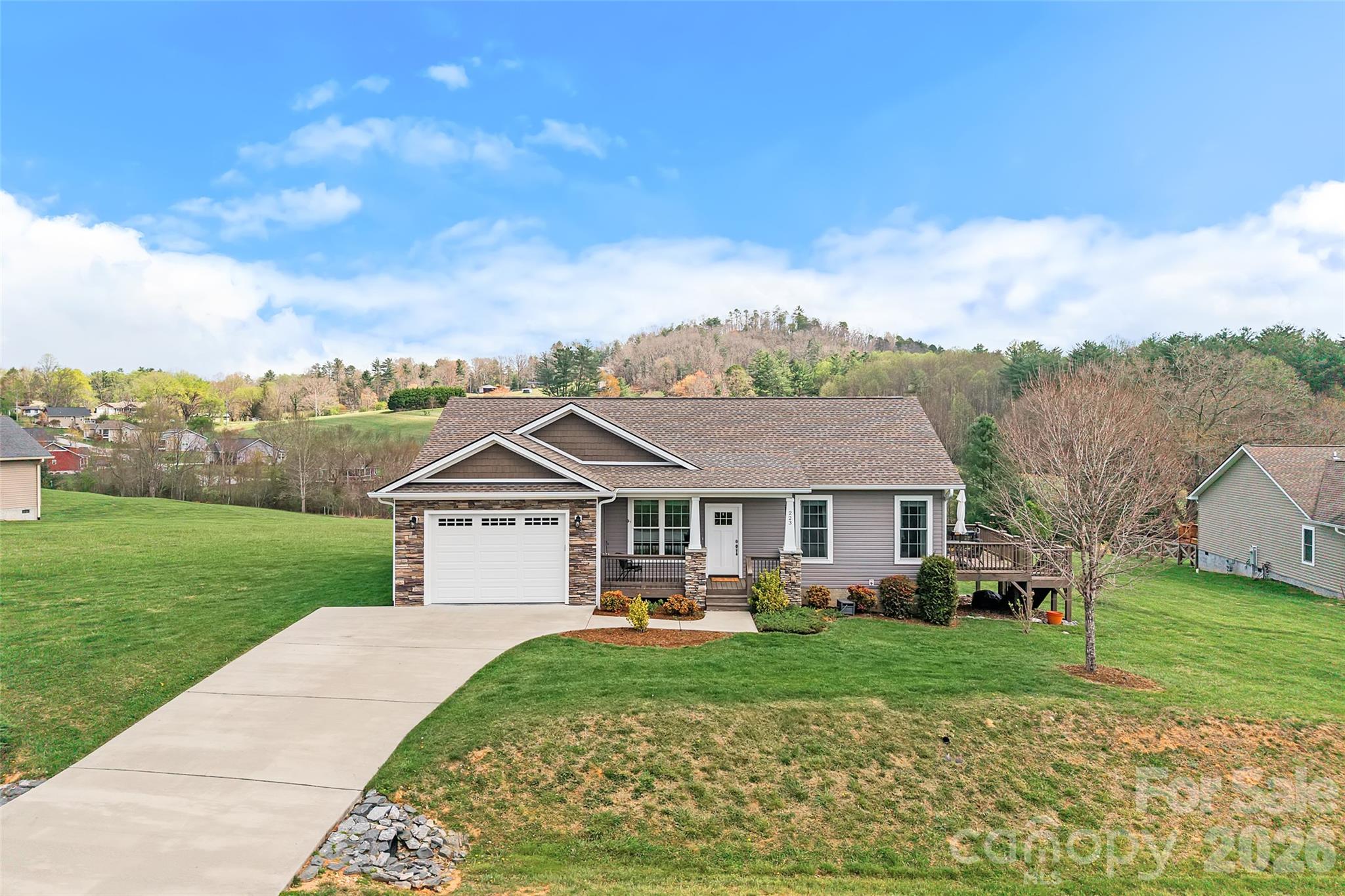 223 River Breeze Lane — Etowah