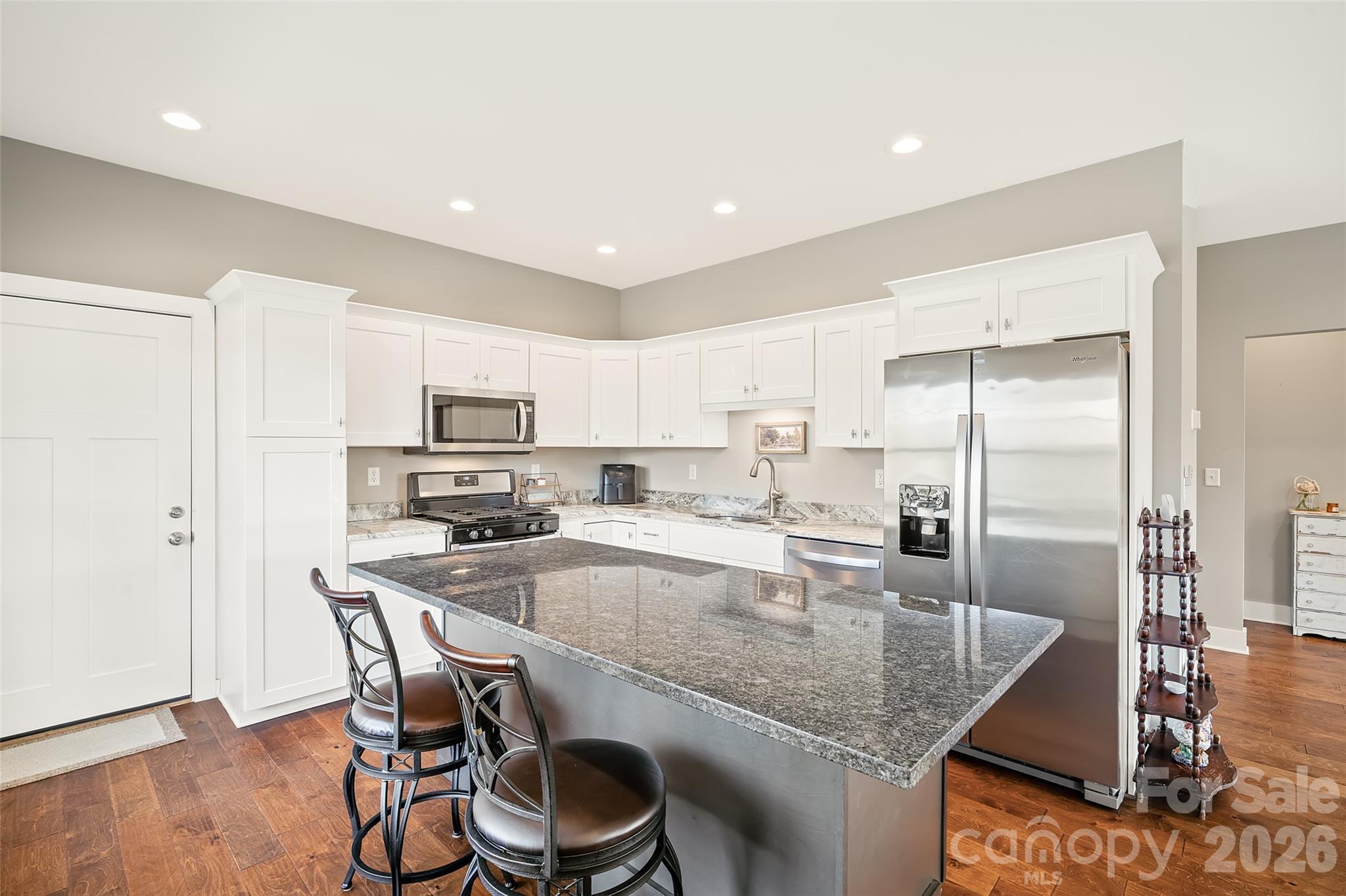 223 River Breeze Lane — Etowah