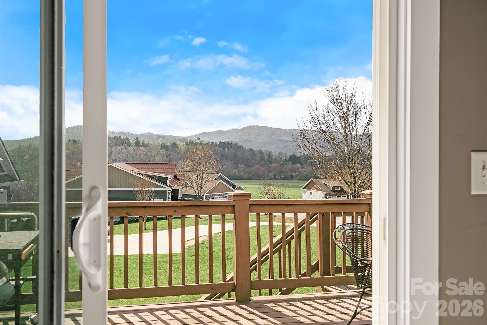 223 River Breeze Lane — Etowah