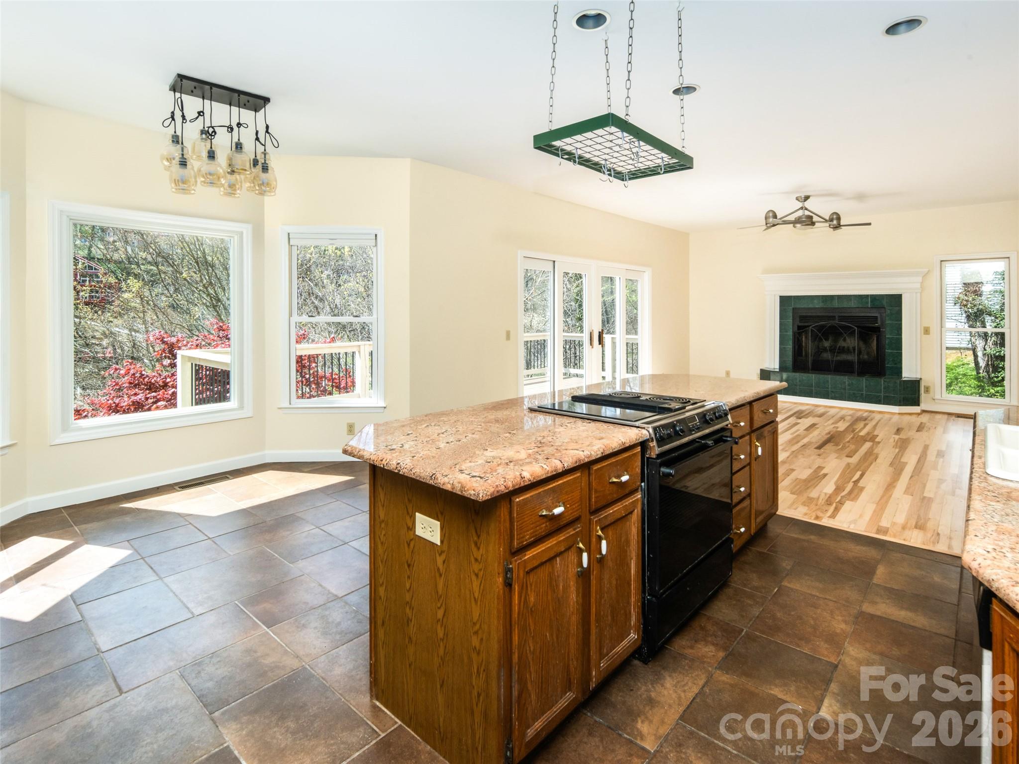 39 Eastmoor Drive — Asheville