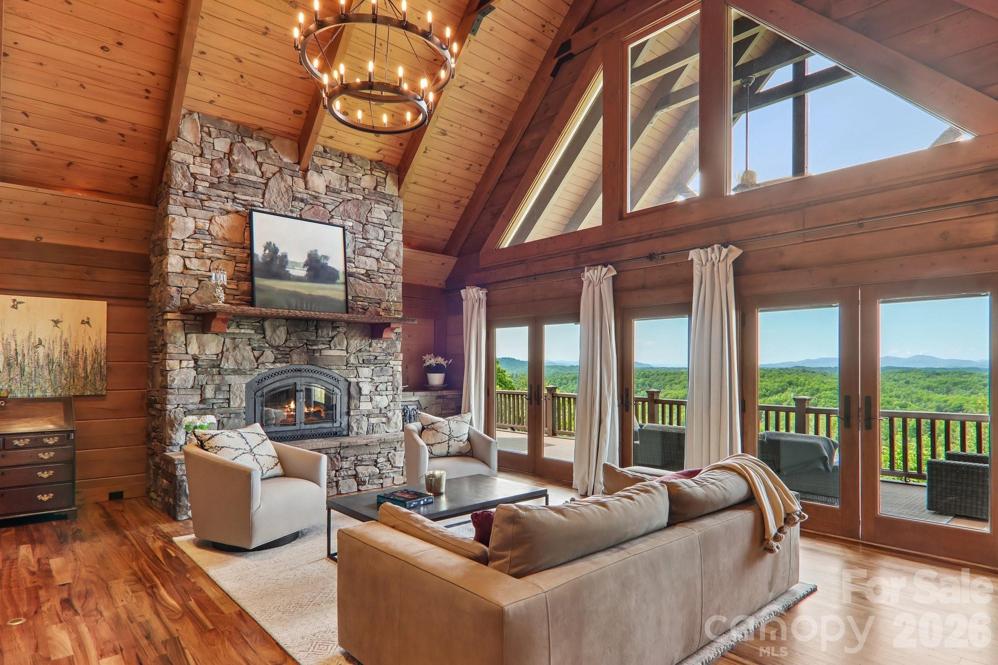 1072 Corsica Lane — Saluda