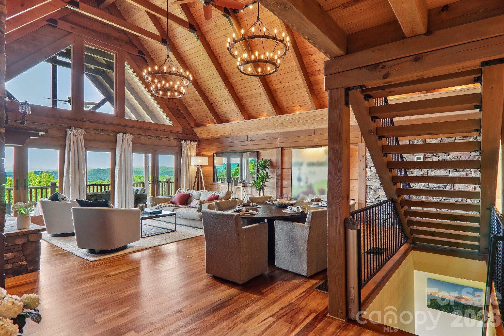 1072 Corsica Lane — Saluda