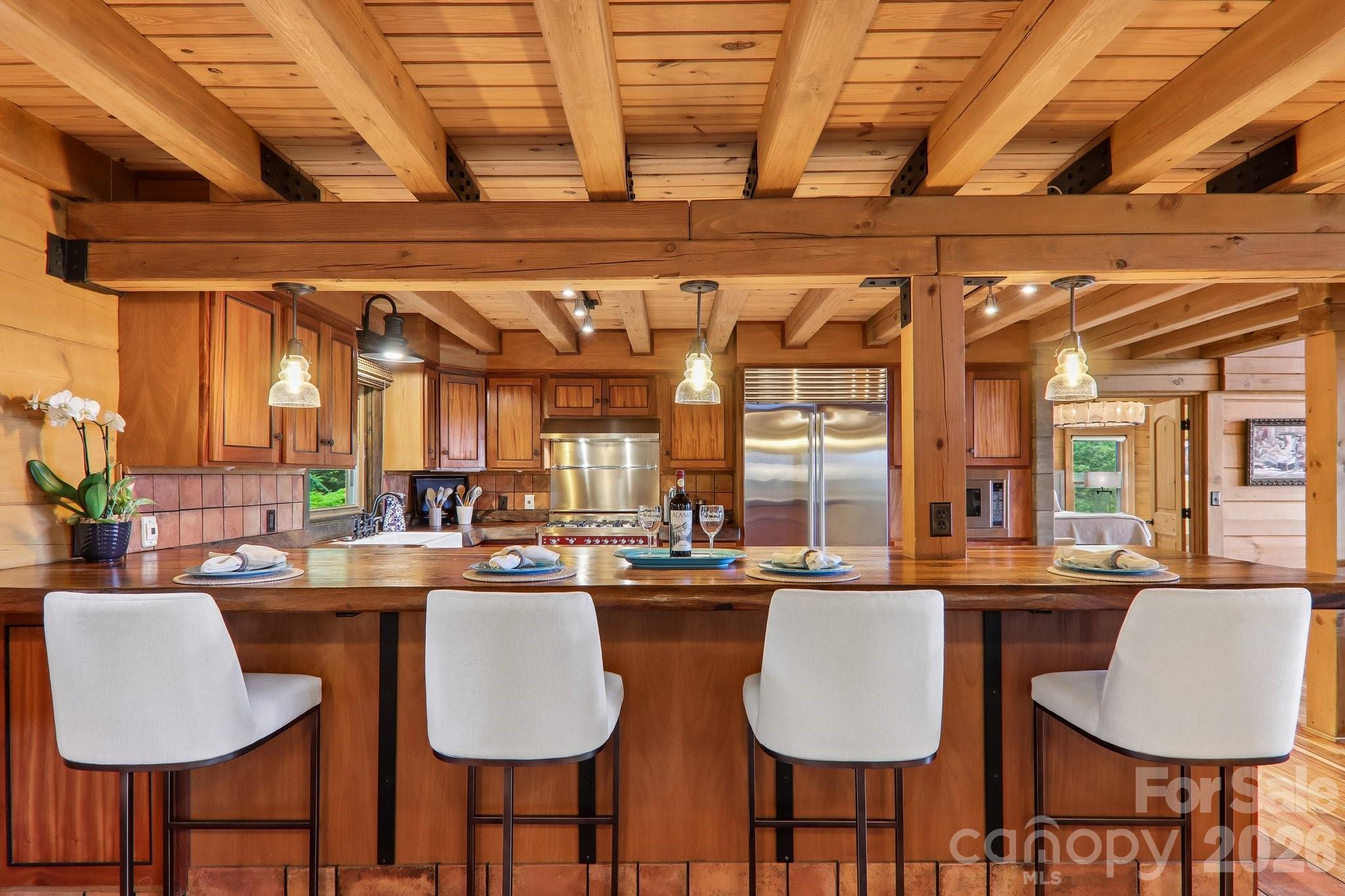 1072 Corsica Lane — Saluda