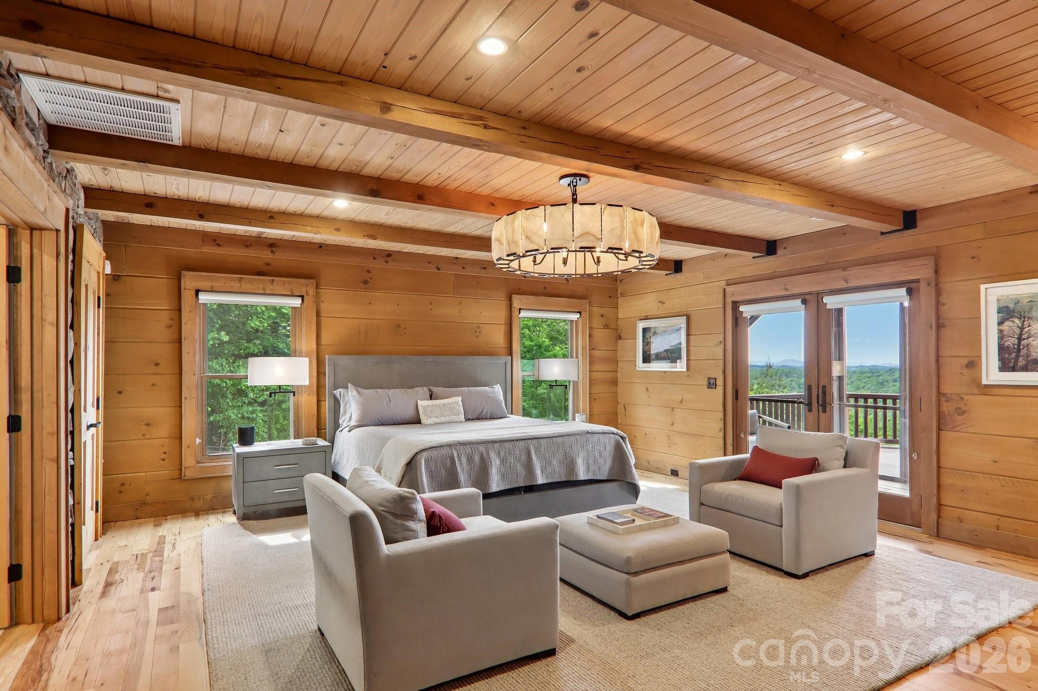 1072 Corsica Lane — Saluda