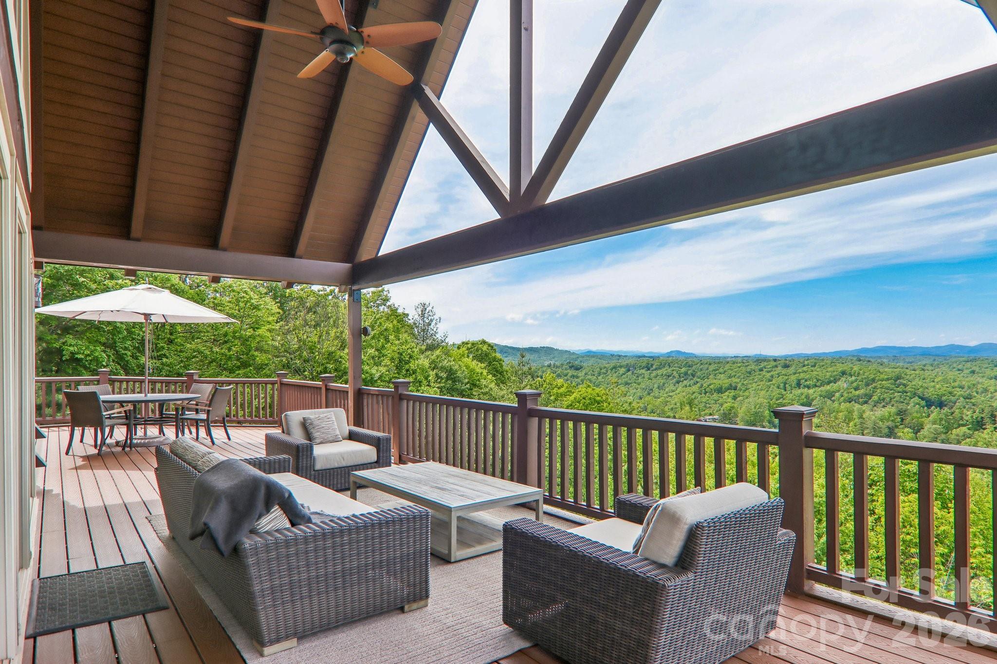1072 Corsica Lane — Saluda