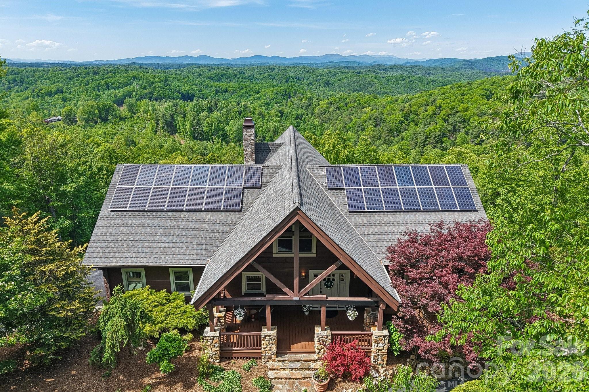 1072 Corsica Lane — Saluda