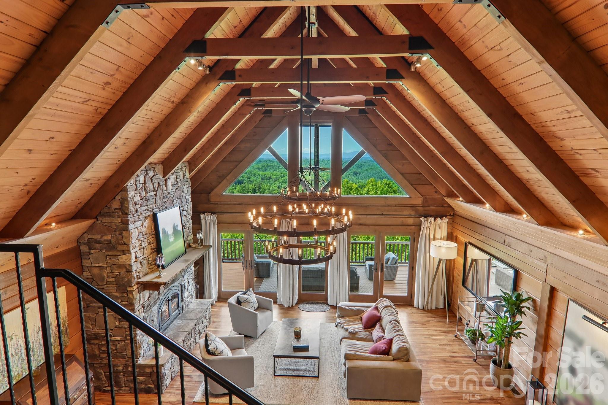 1072 Corsica Lane — Saluda