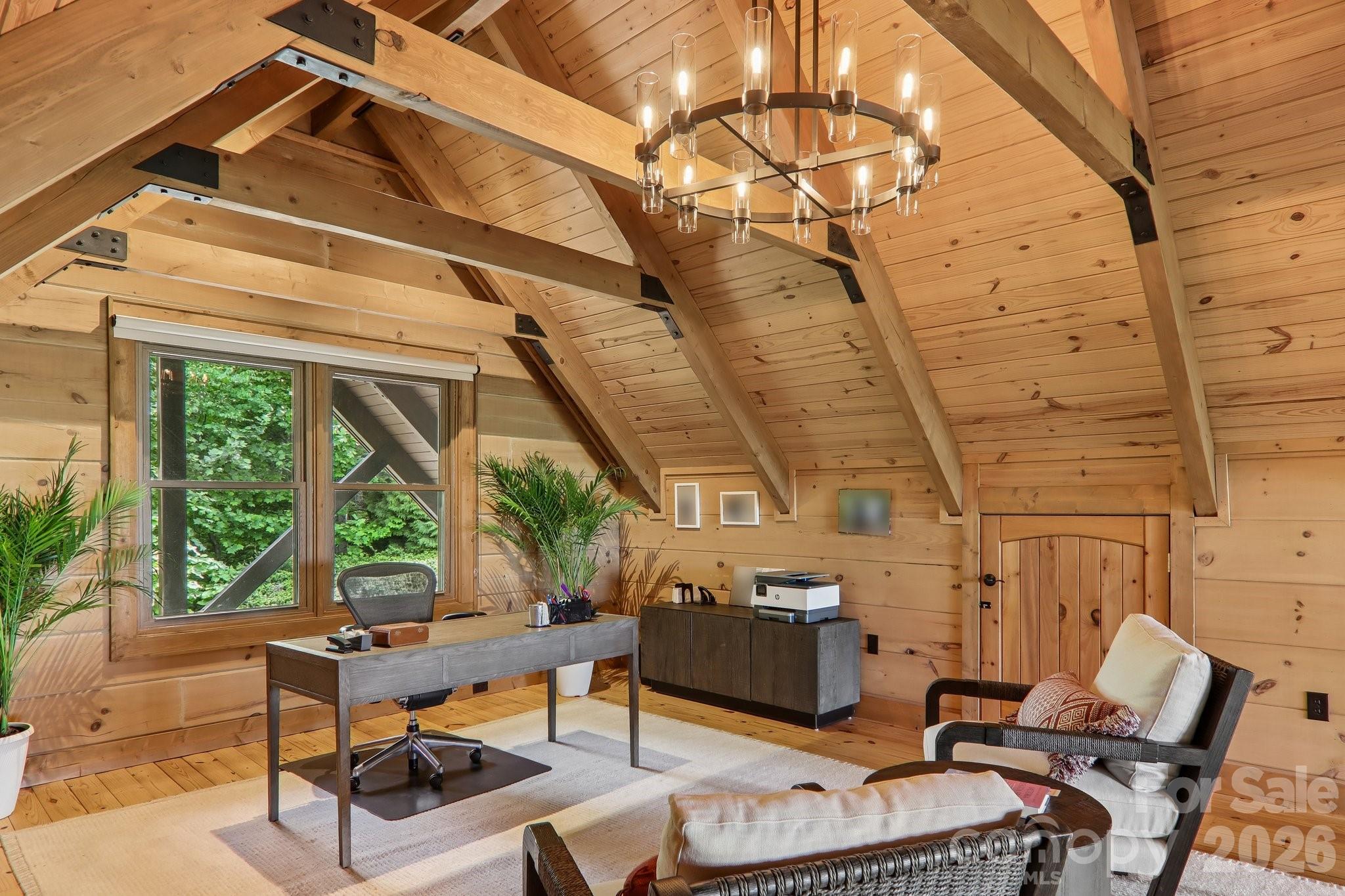 1072 Corsica Lane — Saluda