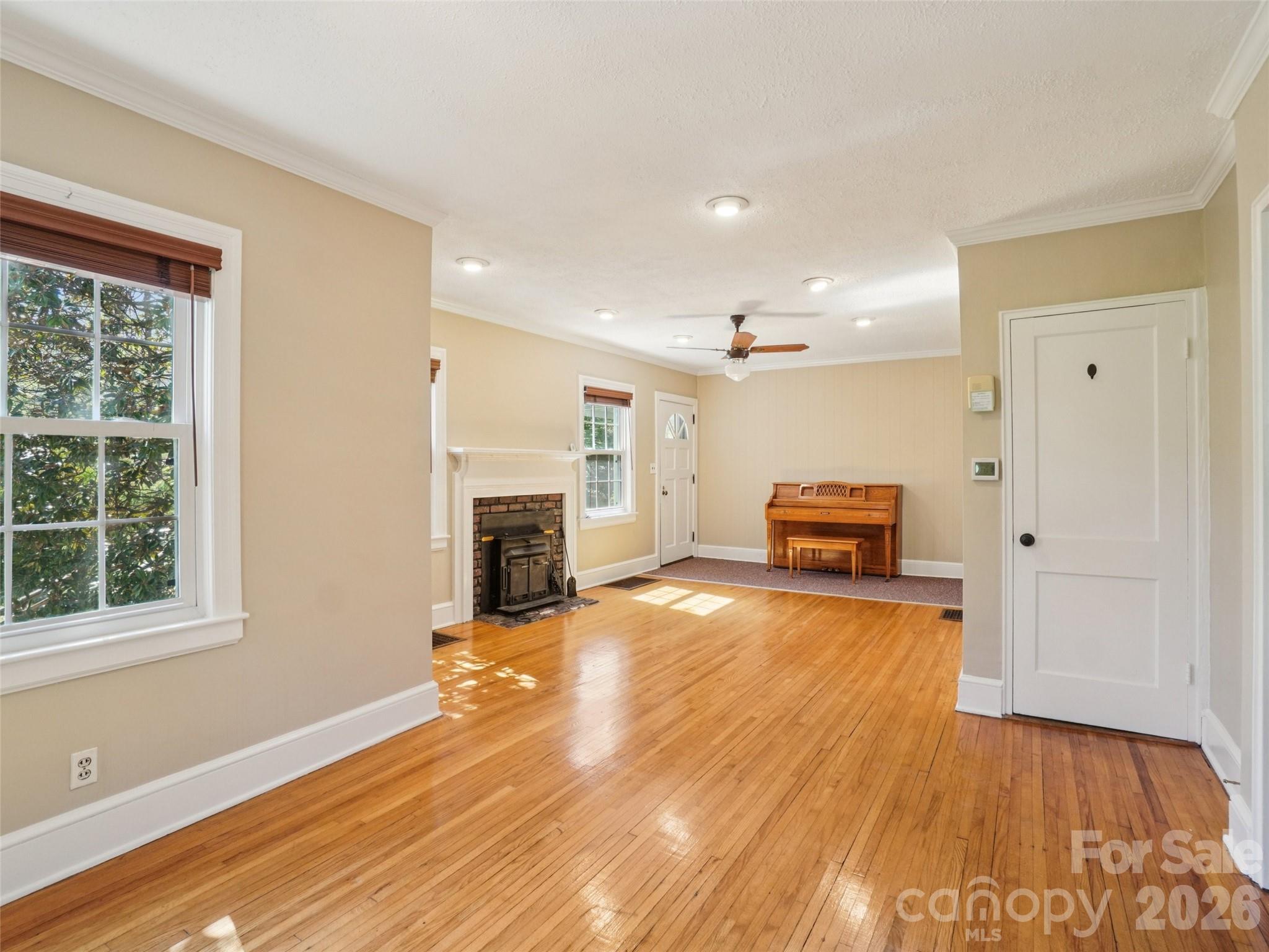 28 Kensington Drive — Asheville