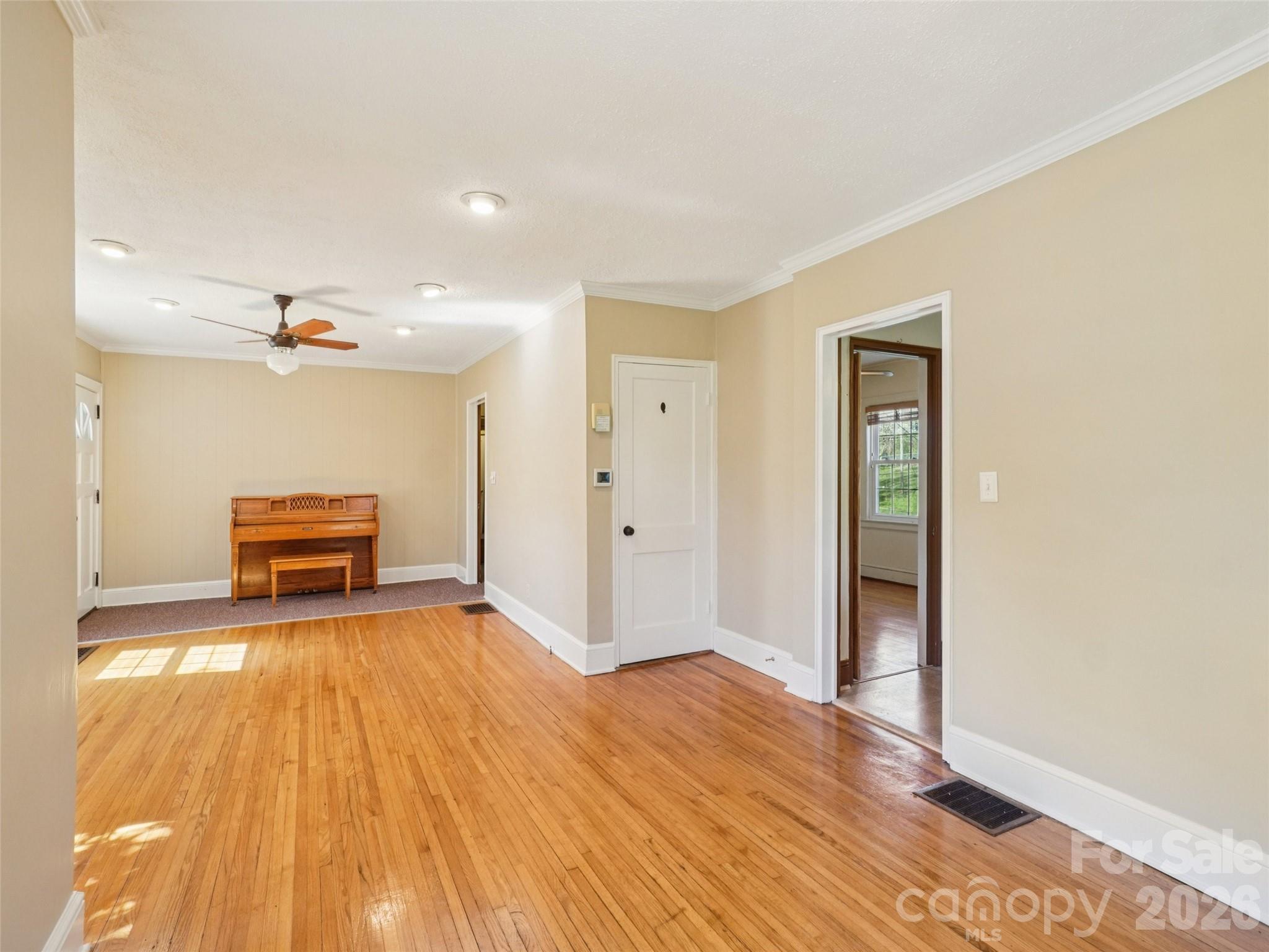 28 Kensington Drive — Asheville