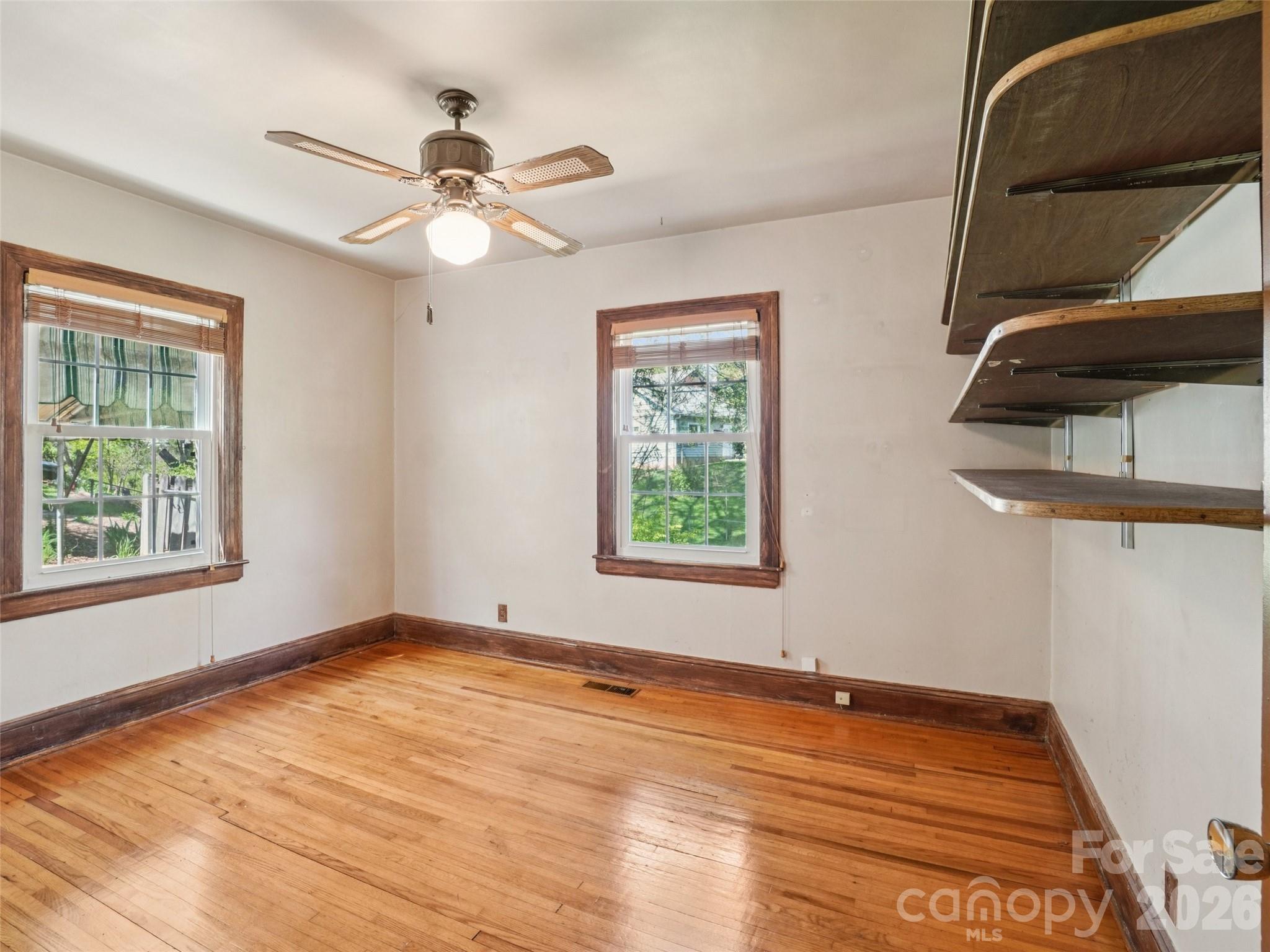 28 Kensington Drive — Asheville
