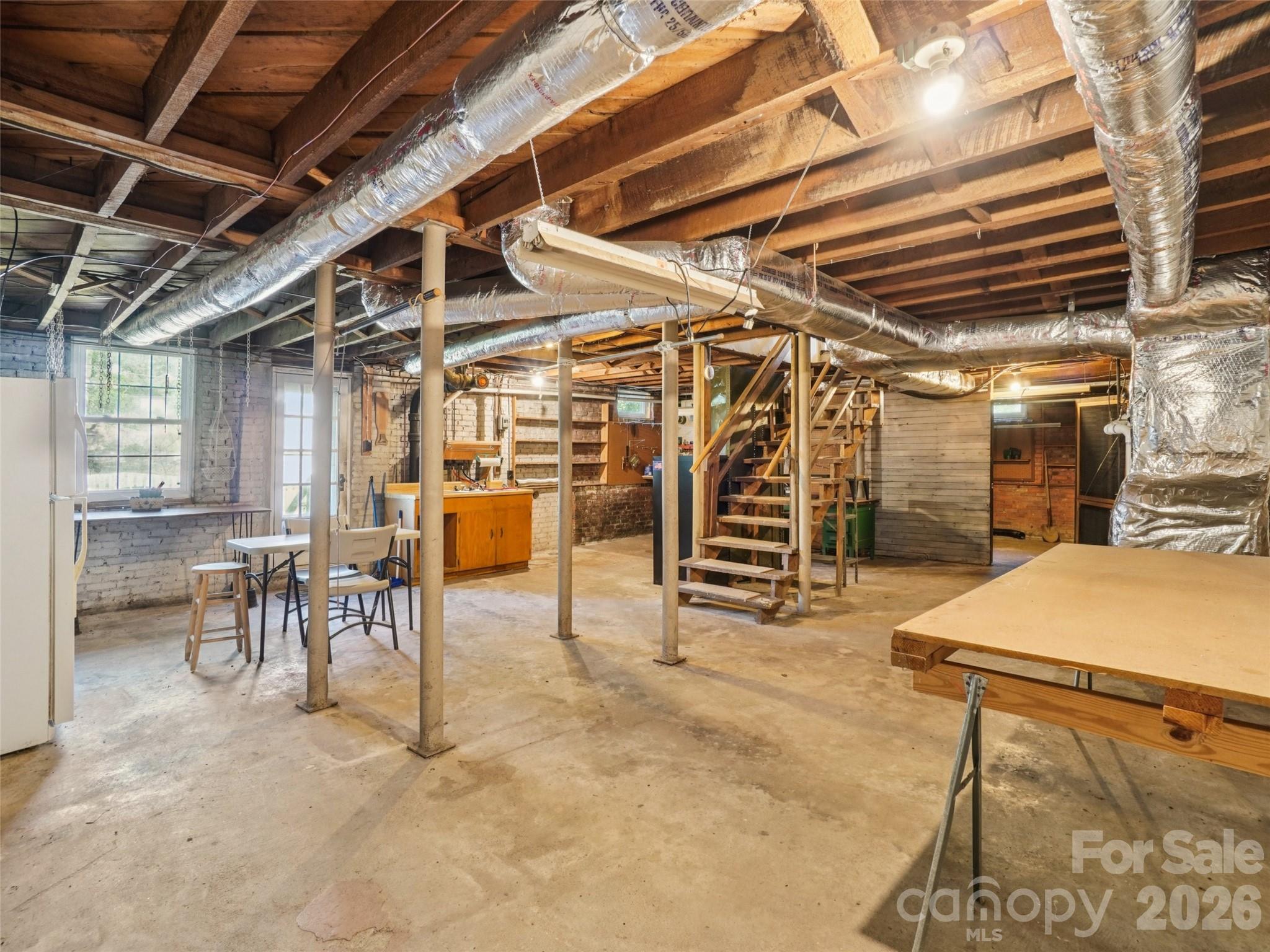 28 Kensington Drive — Asheville