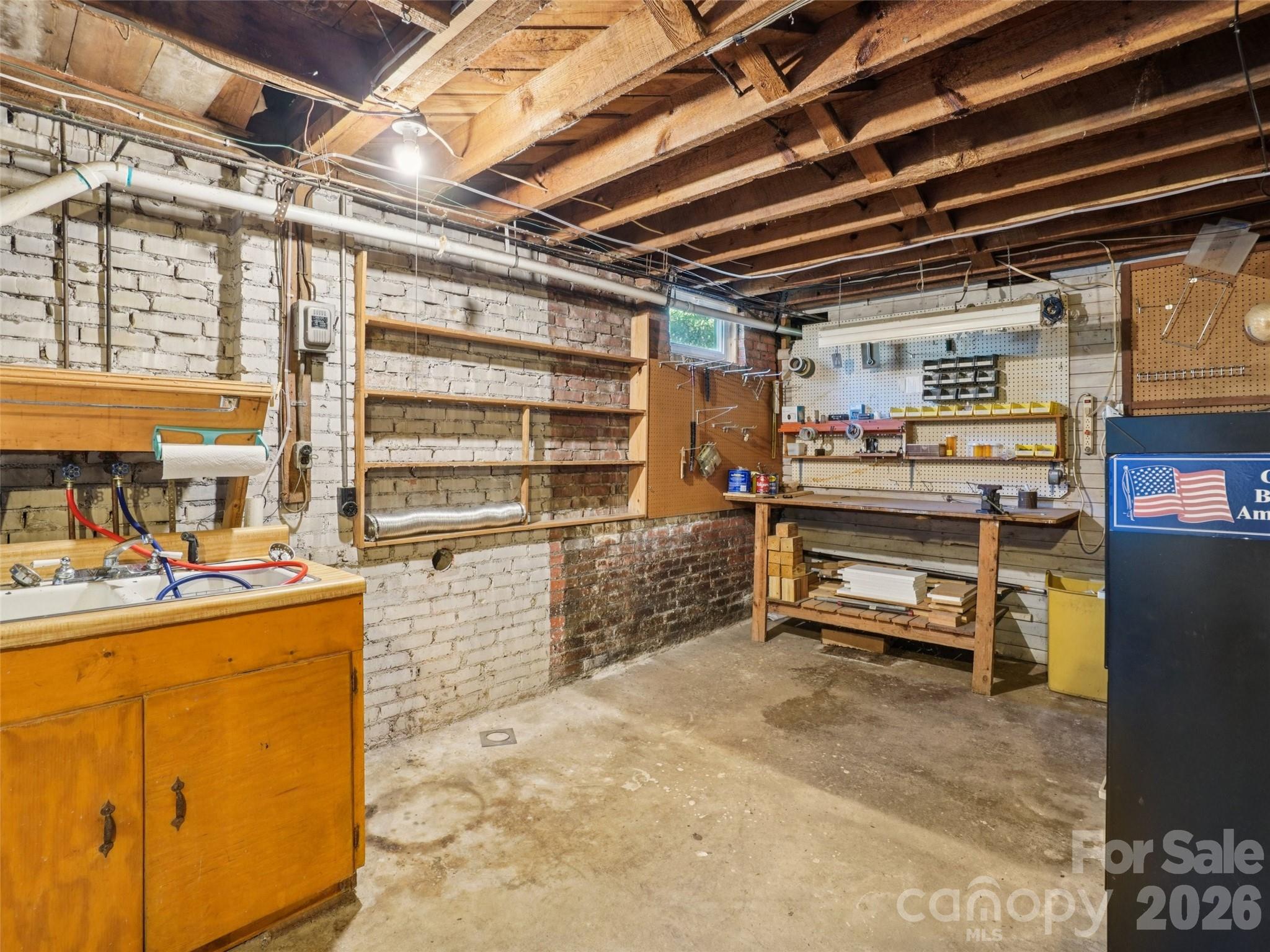 28 Kensington Drive — Asheville