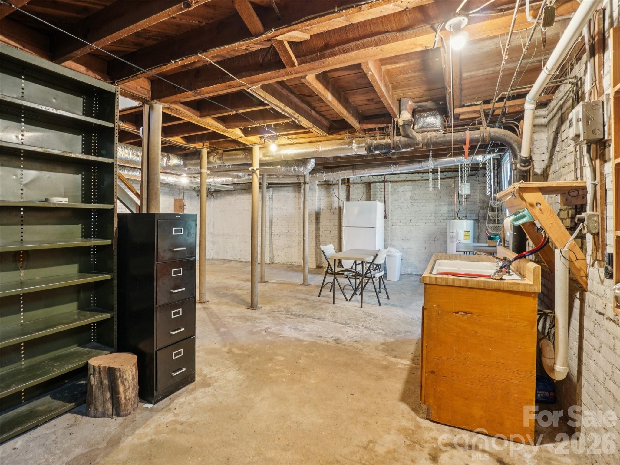 28 Kensington Drive — Asheville