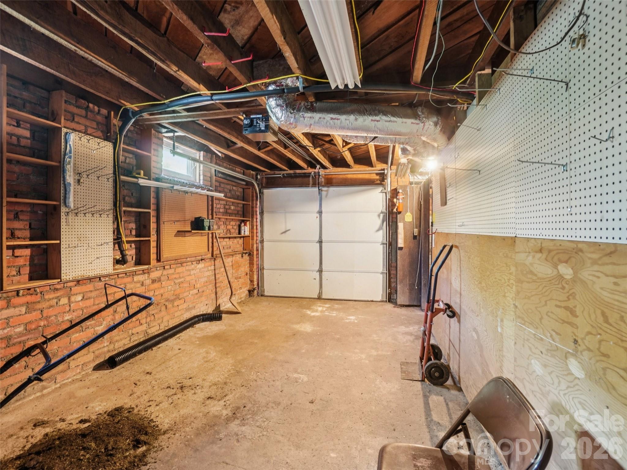 28 Kensington Drive — Asheville