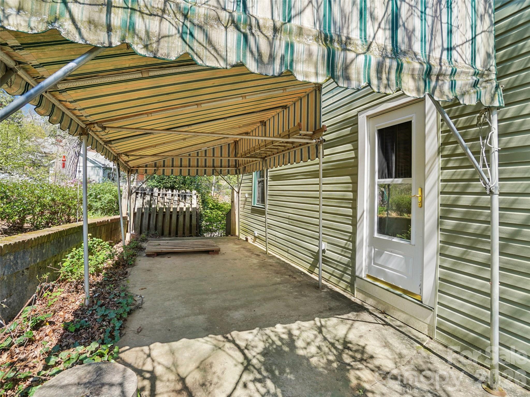 28 Kensington Drive — Asheville