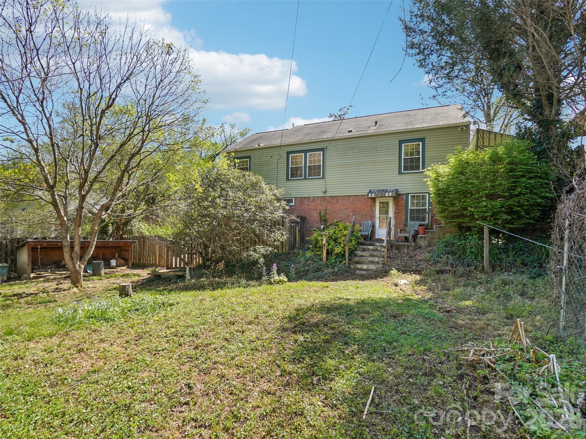 28 Kensington Drive — Asheville