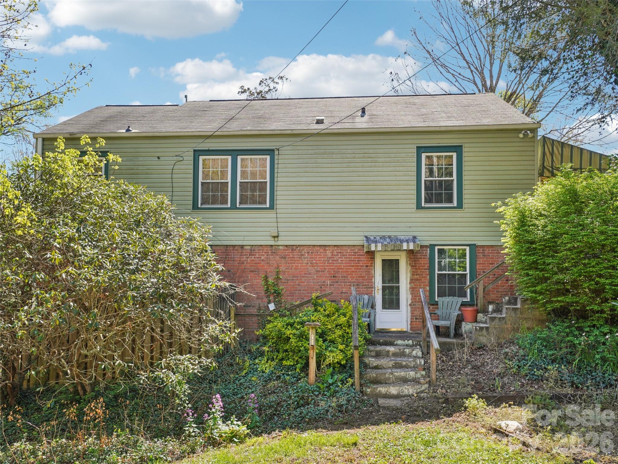 28 Kensington Drive — Asheville