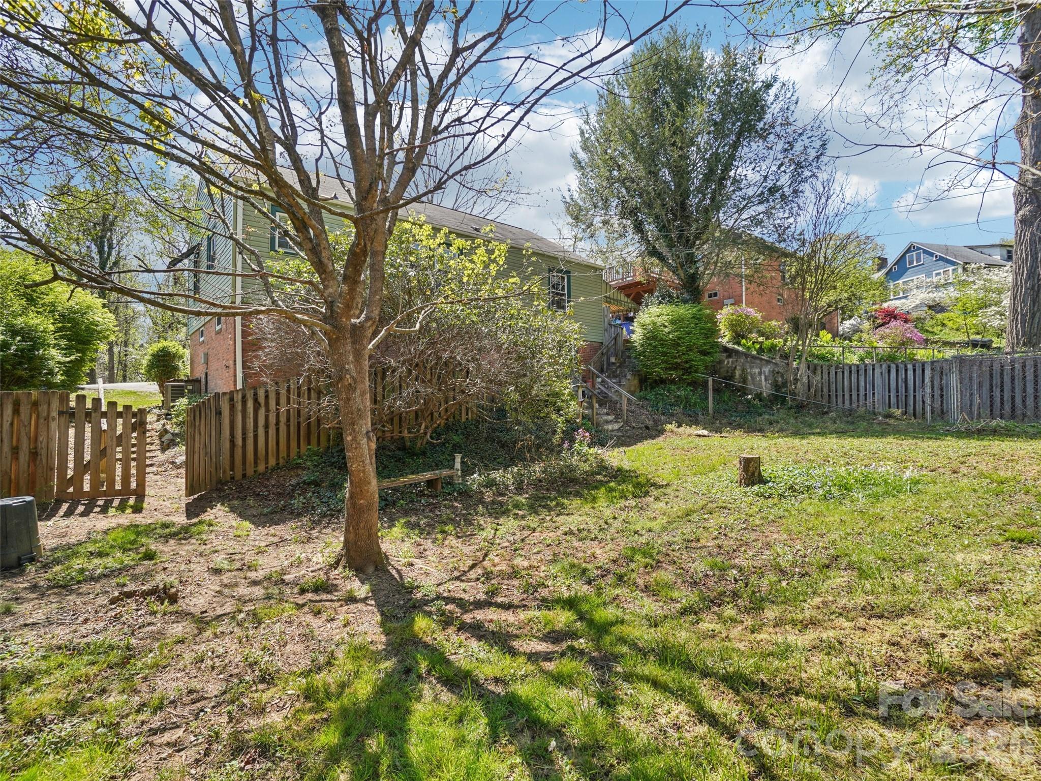 28 Kensington Drive — Asheville