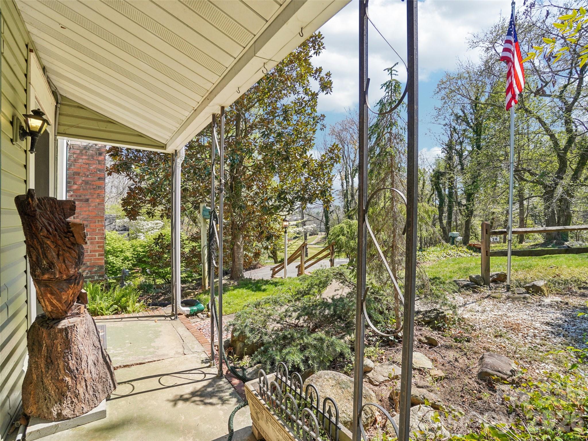 28 Kensington Drive — Asheville
