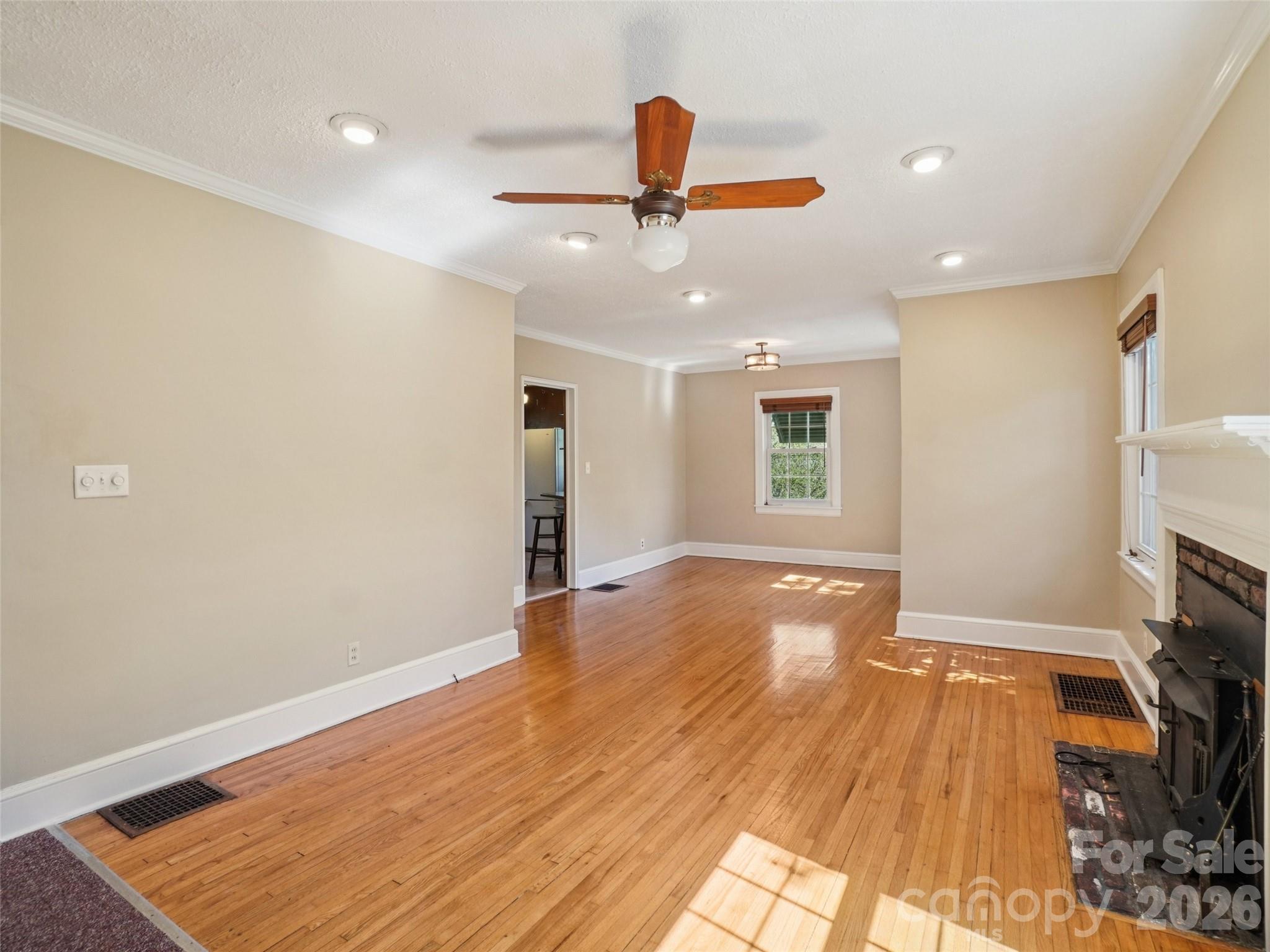 28 Kensington Drive — Asheville