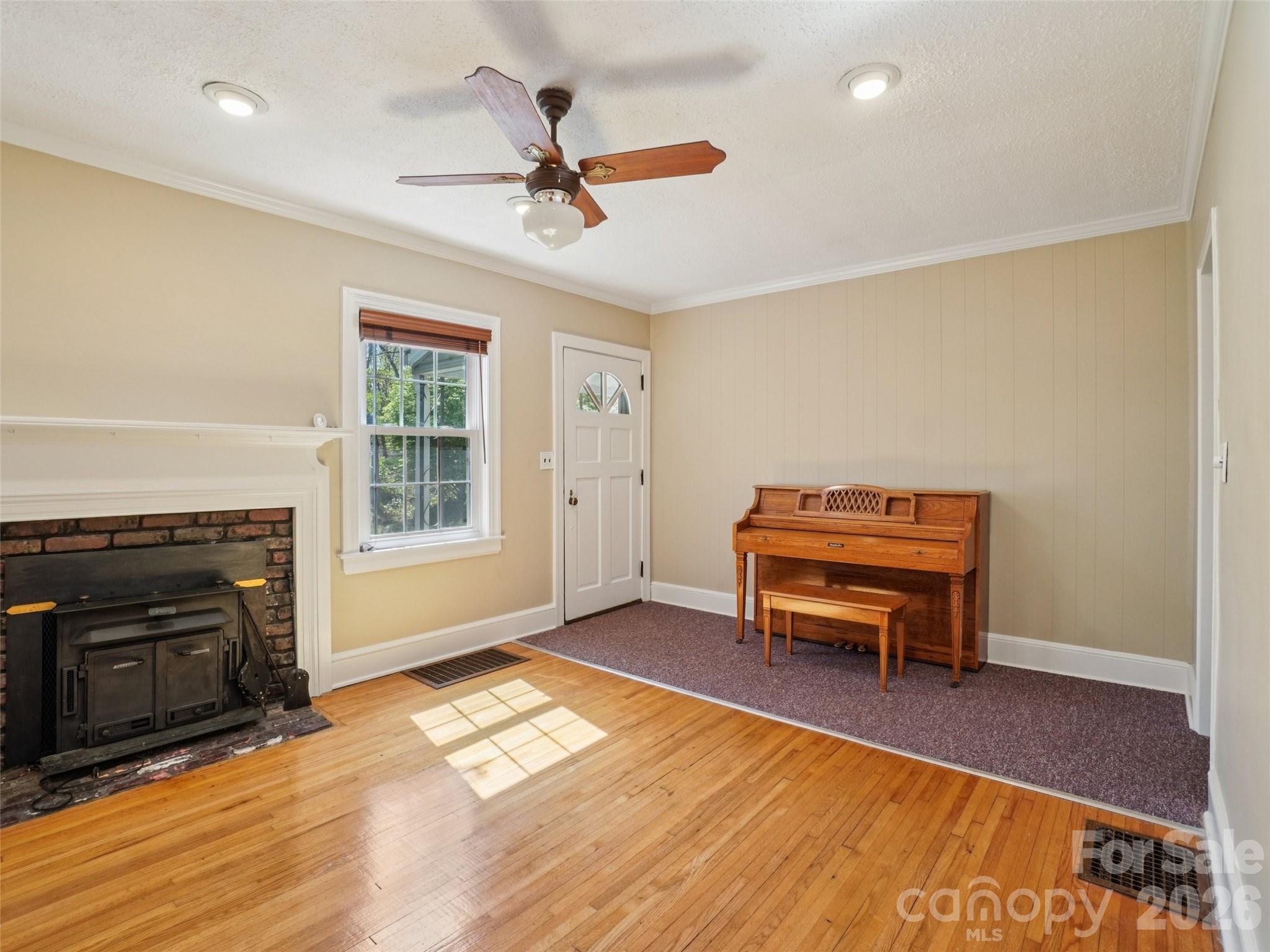 28 Kensington Drive — Asheville