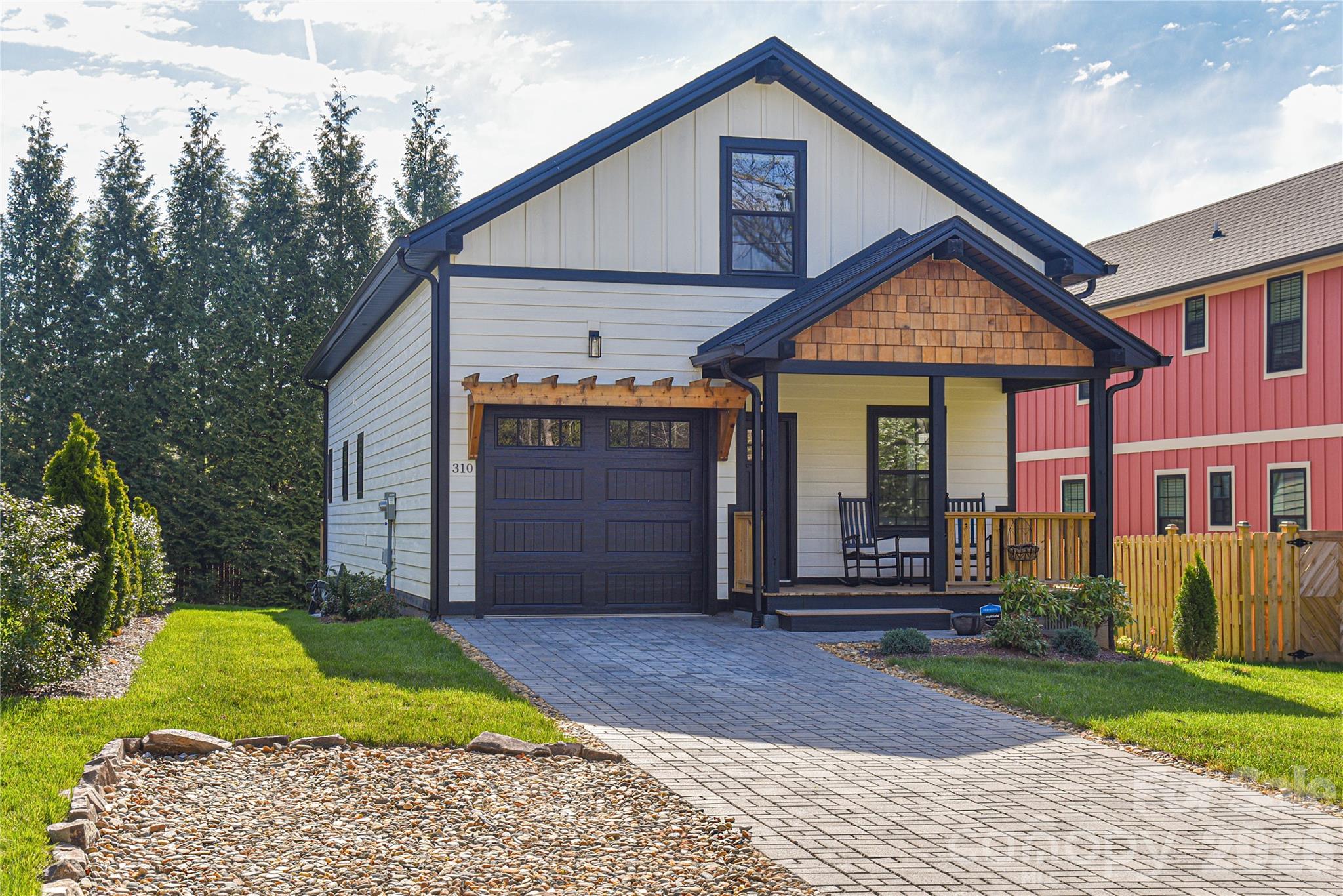 310 Portmanvilla Road — Black Mountain
