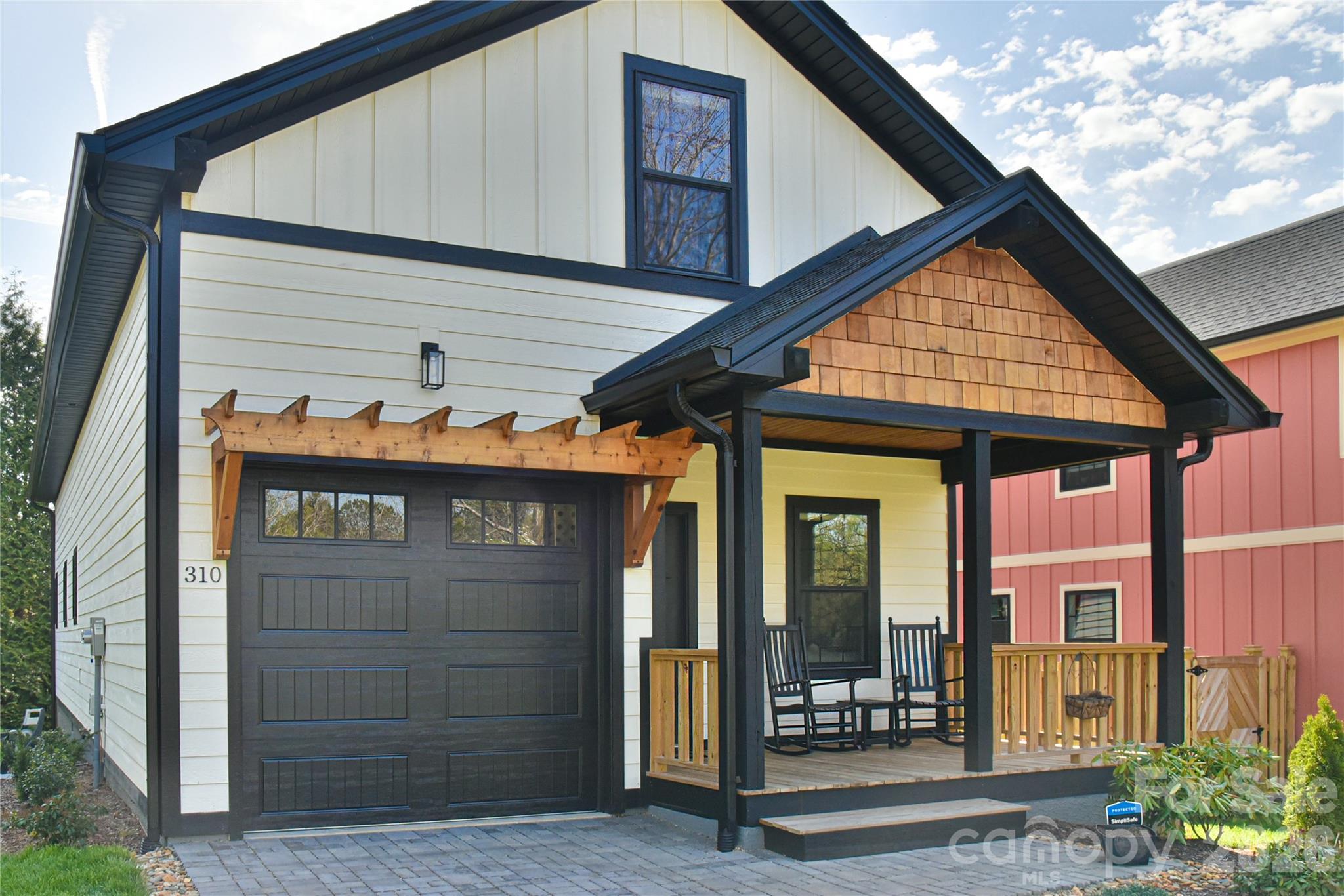 310 Portmanvilla Road — Black Mountain