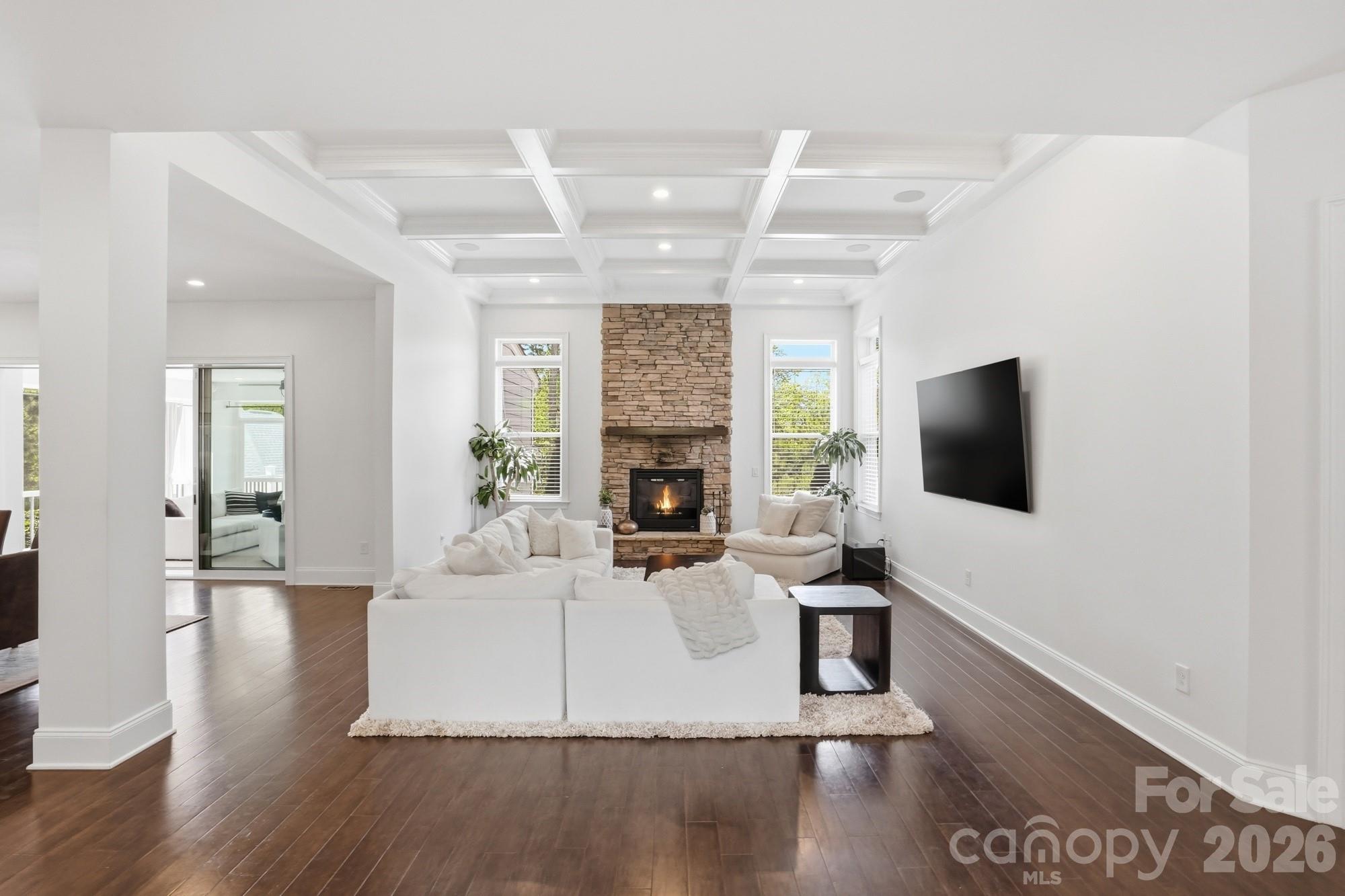 411 Turtleback Ridge — Weddington