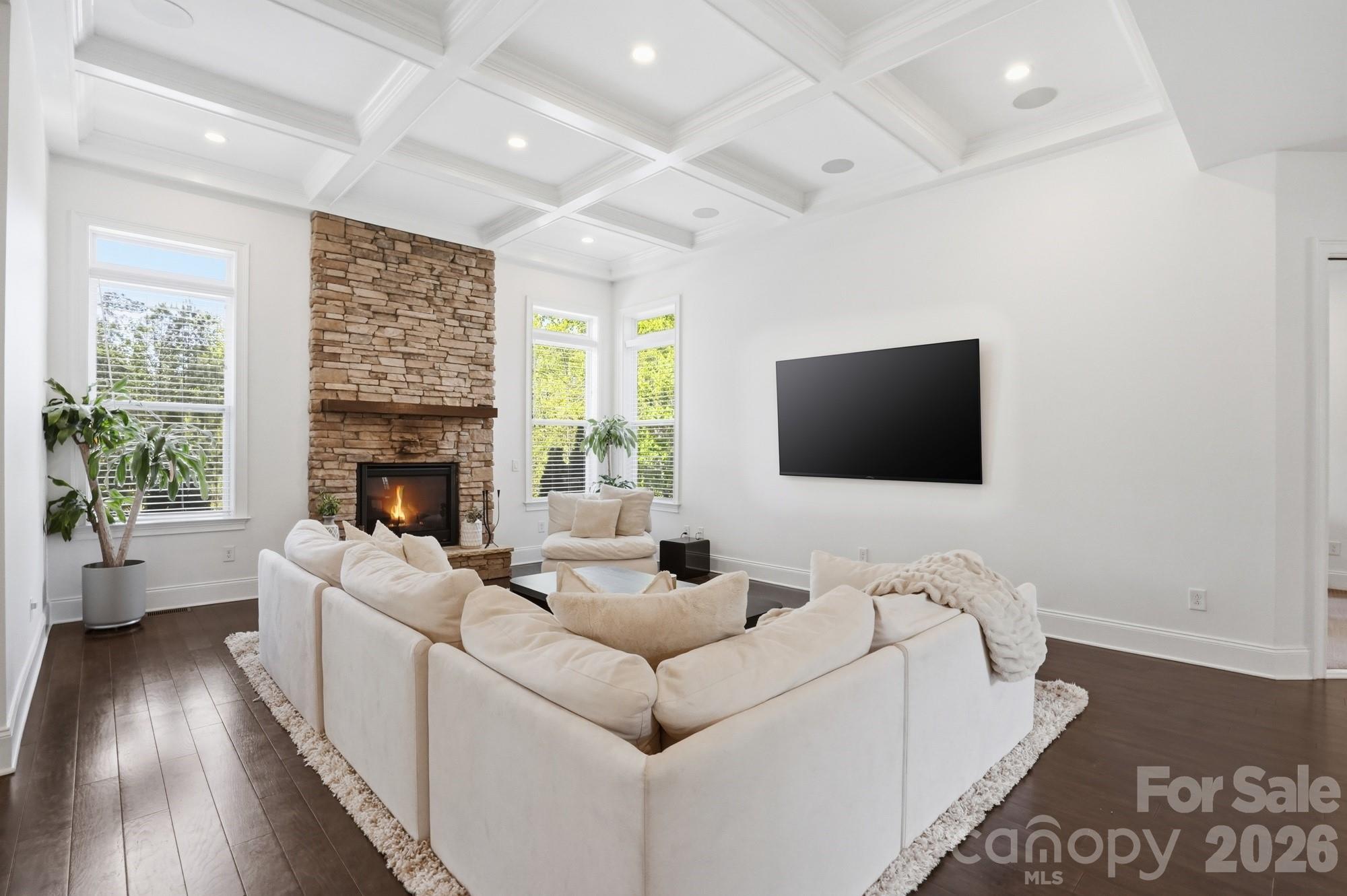 411 Turtleback Ridge — Weddington