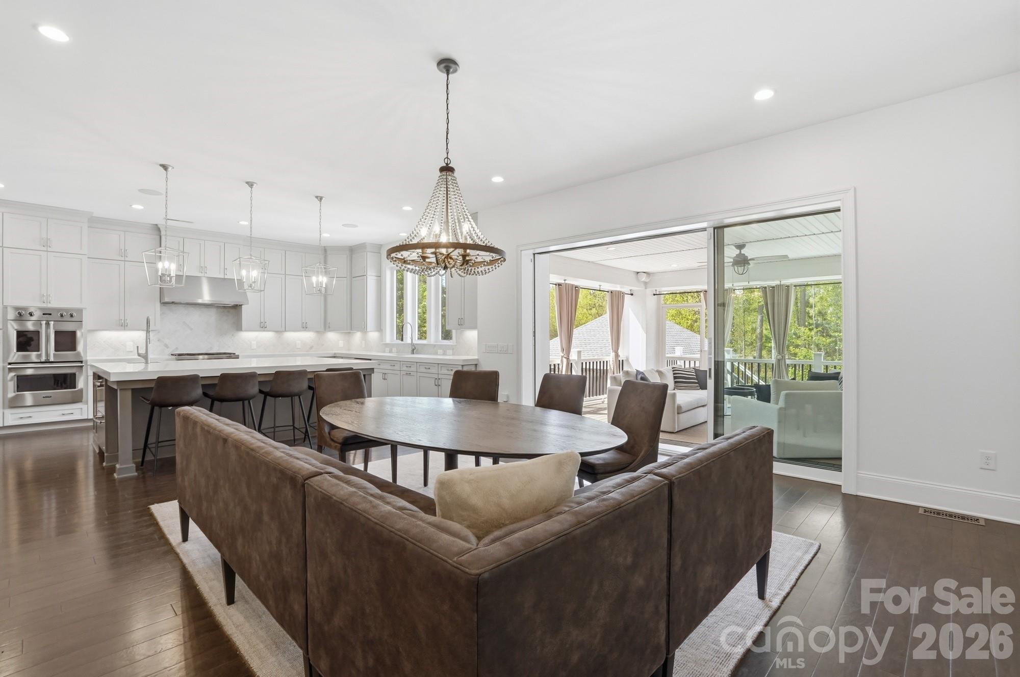 411 Turtleback Ridge — Weddington